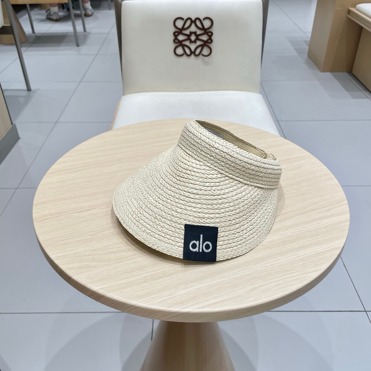  alo～新款空顶帽，小仙女🧚空顶帽
洋气十足，出门妥妥哒！
夏日必备单品！