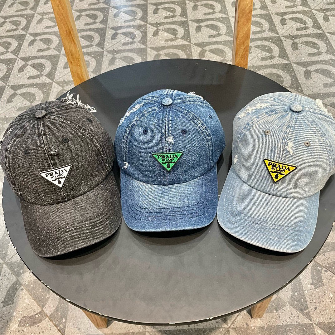  普拉达Prada 经典三角标棒球帽🧢万能必留款 戴一万年都好看 日常刚需 颜色完美 帽型正点 简直谁戴