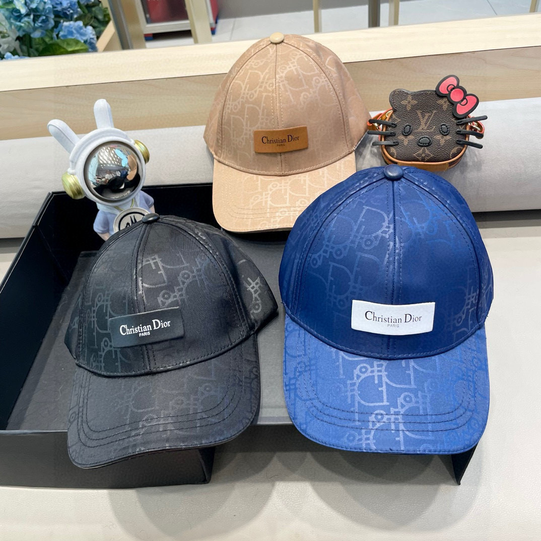   Dior(迪奥)新款原单棒球帽， Dior老花拼皮，复古韵味十足，11开模订制，原版帆布料+头层牛皮