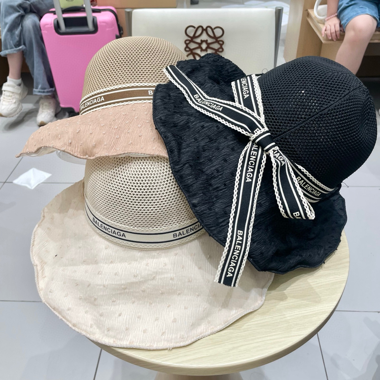 巴黎世家渔夫帽，头围57cm