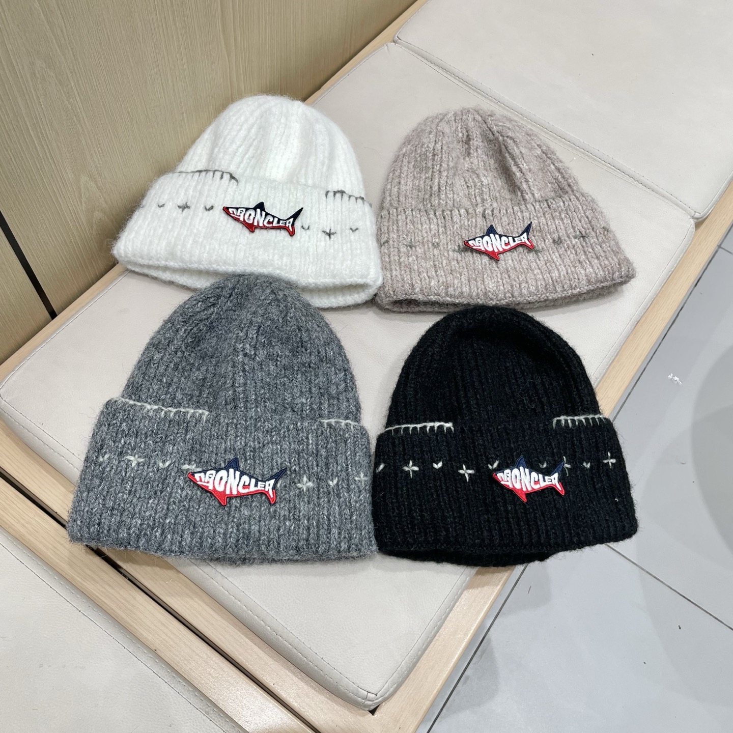  蒙口Moncler盟可睐💥官网经典针织帽，原单复刻.非常柔软亲肤，弹性很好💓有质感又非常百搭的款式~保