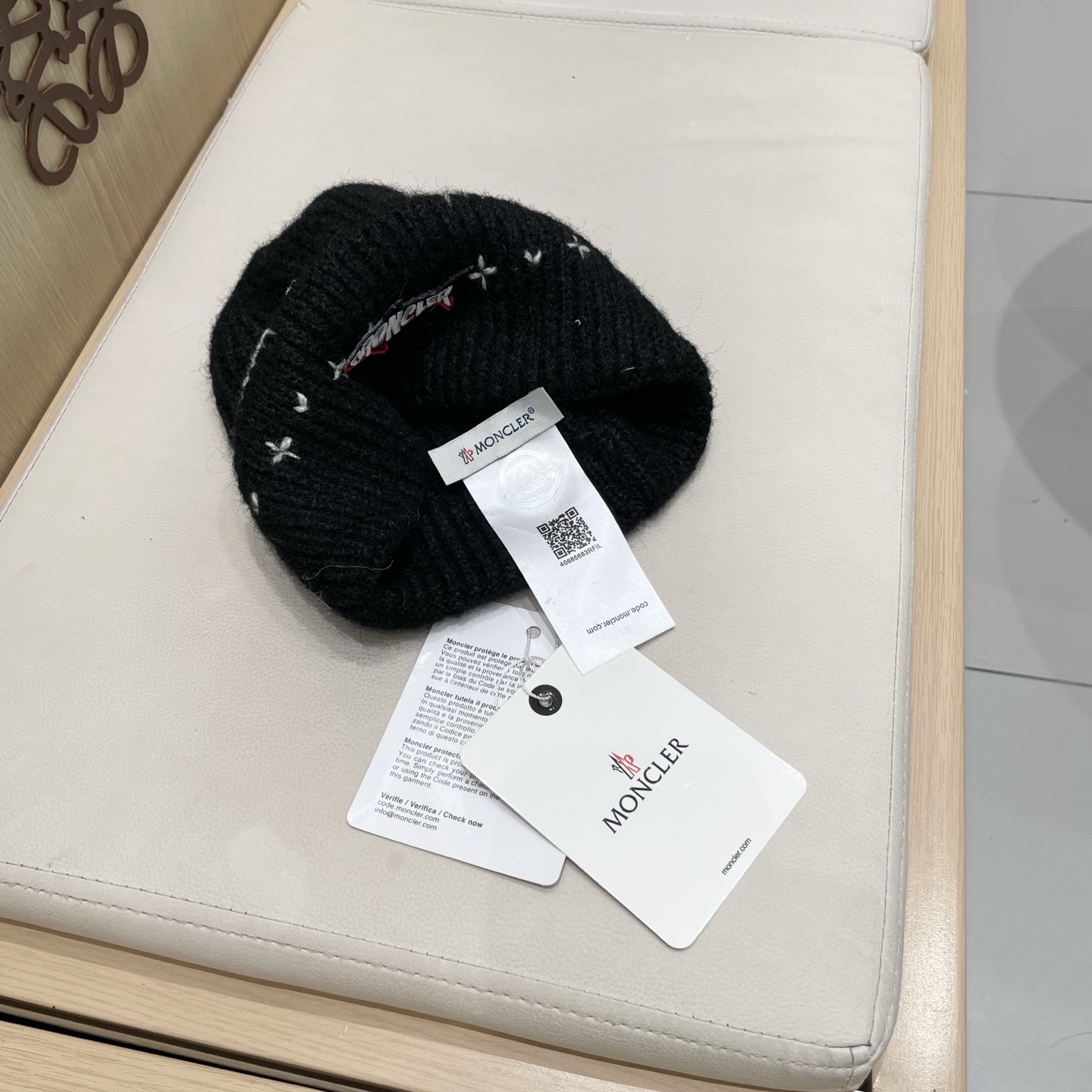  蒙口Moncler盟可睐💥官网经典针织帽，原单复刻.非常柔软亲肤，弹性很好💓有质感又非常百搭的款式~保