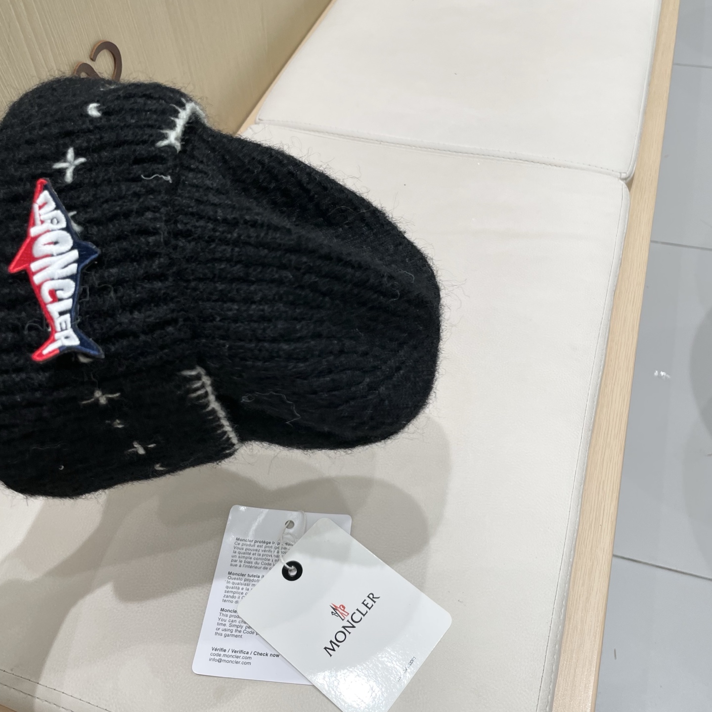 蒙口Moncler盟可睐💥官网经典针织帽，原单复刻.非常柔软亲肤，弹性很好💓有质感又非常百搭的款式~保