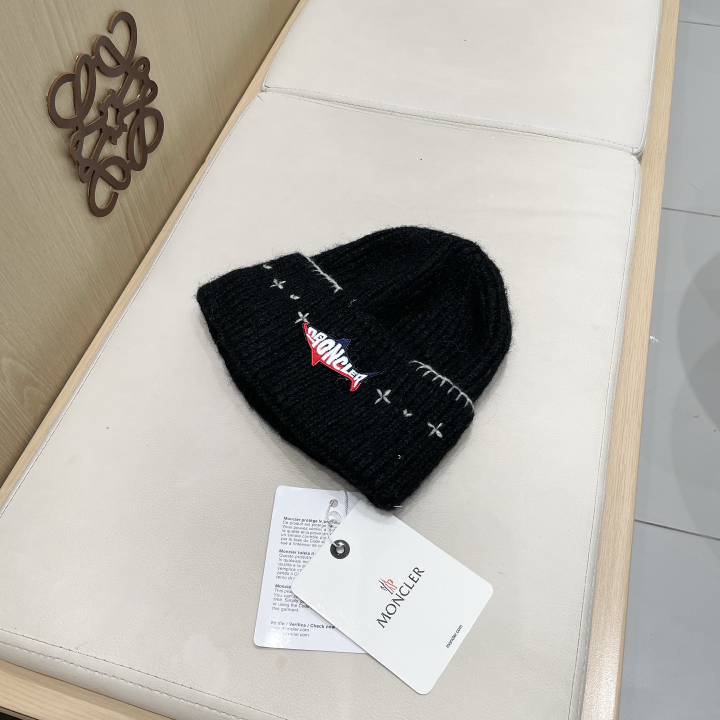  蒙口Moncler盟可睐💥官网经典针织帽，原单复刻.非常柔软亲肤，弹性很好💓有质感又非常百搭的款式~保