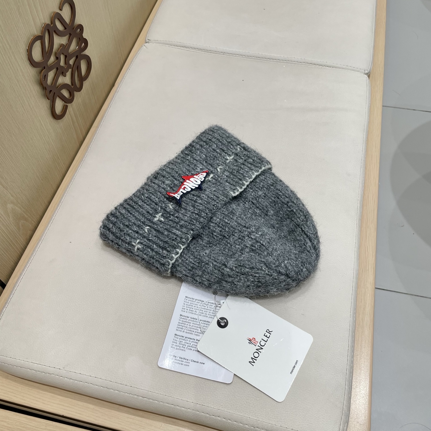  蒙口Moncler盟可睐💥官网经典针织帽，原单复刻.非常柔软亲肤，弹性很好💓有质感又非常百搭的款式~保