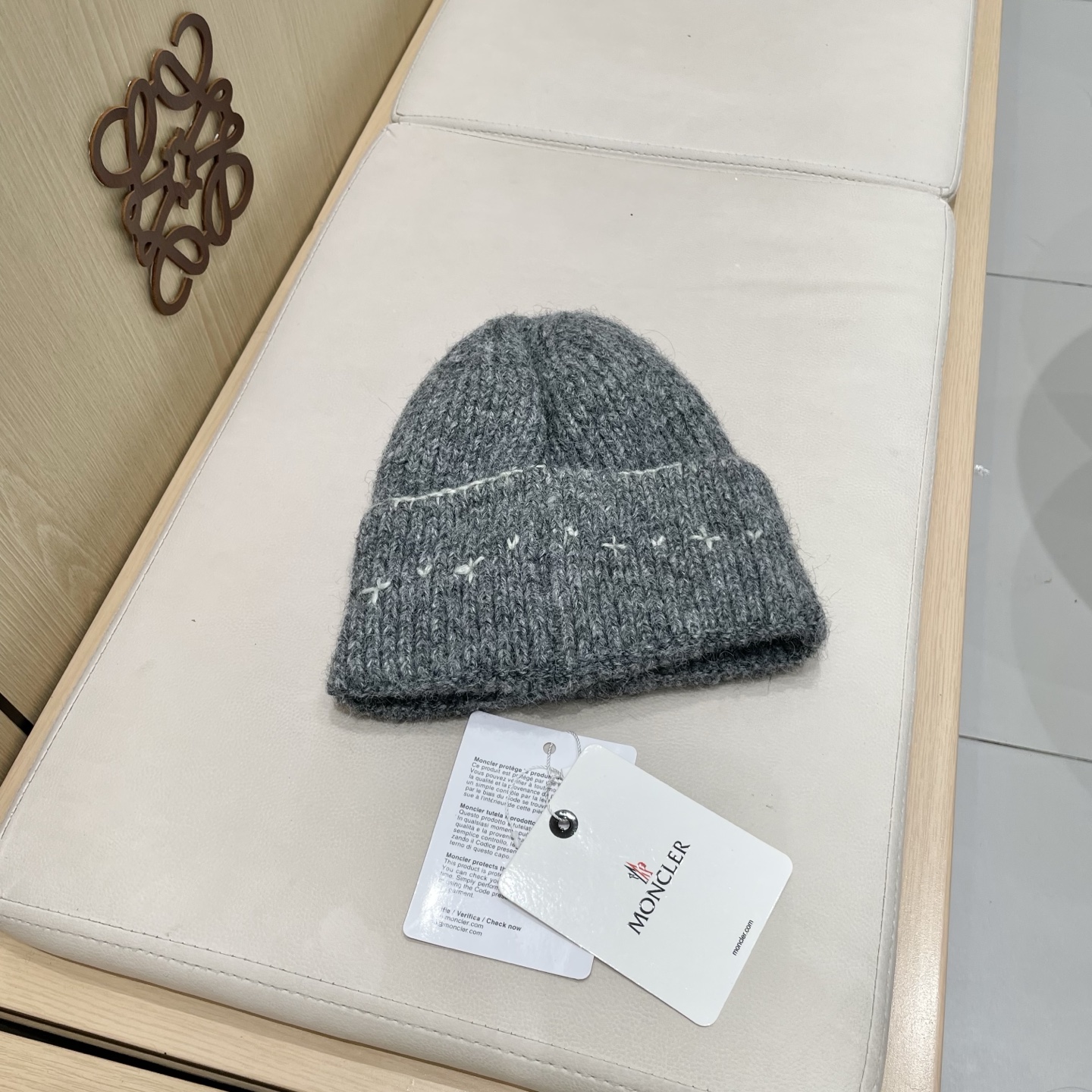  蒙口Moncler盟可睐💥官网经典针织帽，原单复刻.非常柔软亲肤，弹性很好💓有质感又非常百搭的款式~保