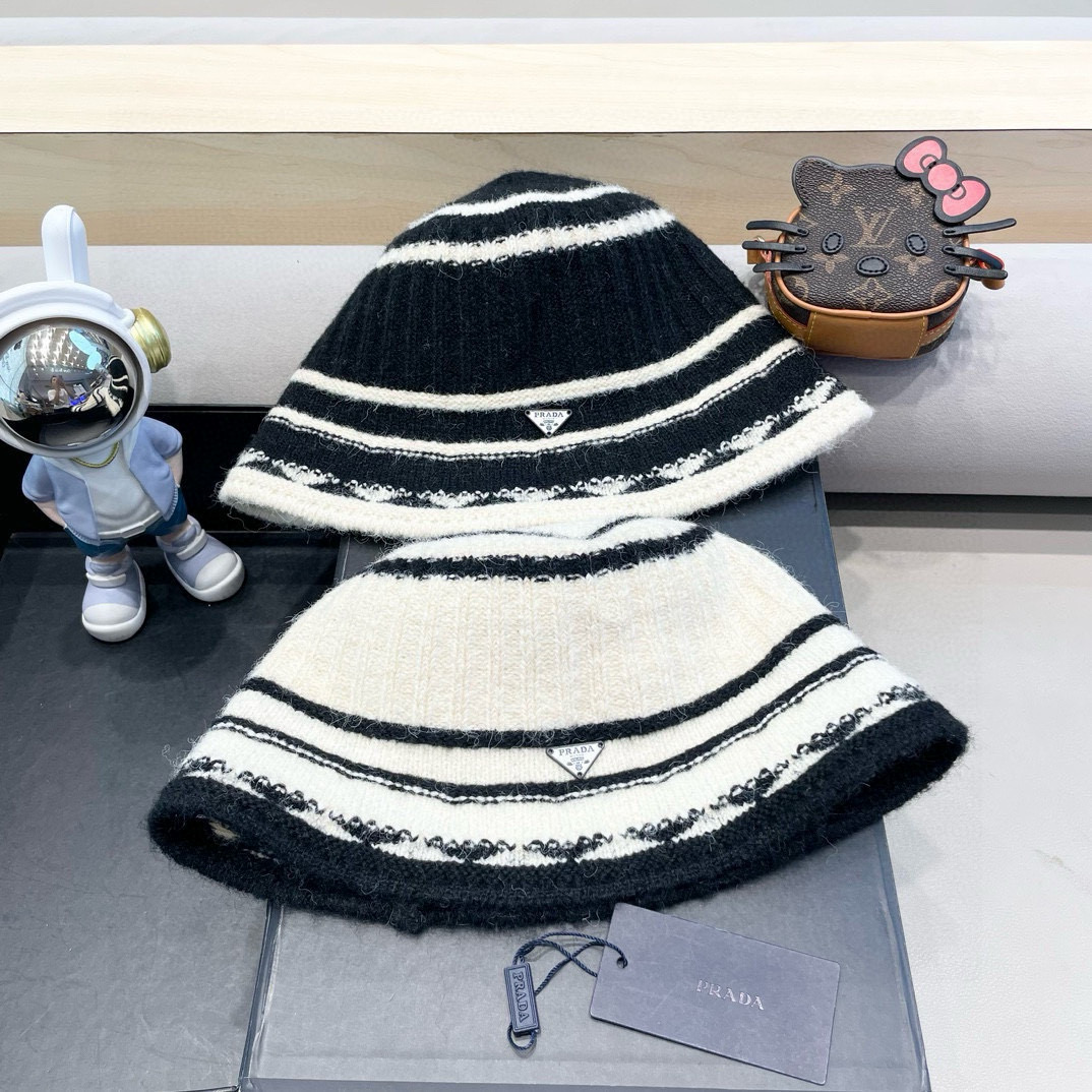   普拉达Prada新款韩版条纹渔夫帽子女素颜百搭显脸小粗纹针织水桶帽冬季盆帽