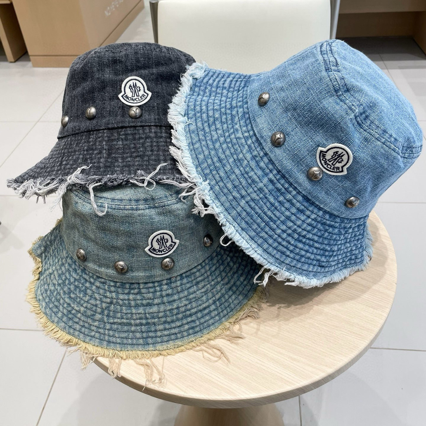  Moncler蒙口2025新款牛仔渔夫帽，经典流行款，质量超赞，