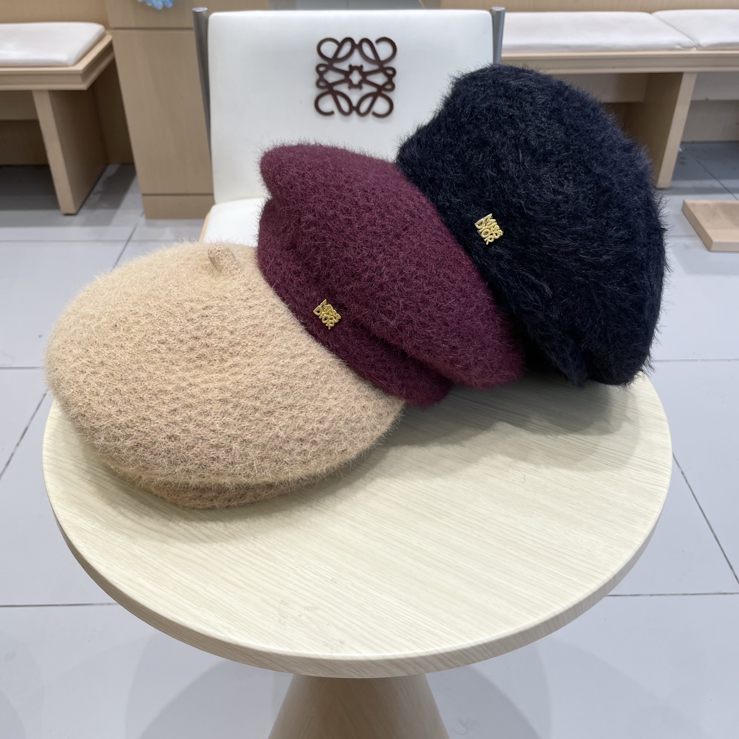 。Dior迪奥贝雷帽女2025新款秋冬大头围画家帽显脸小保暖毛绒蓓蕾帽子