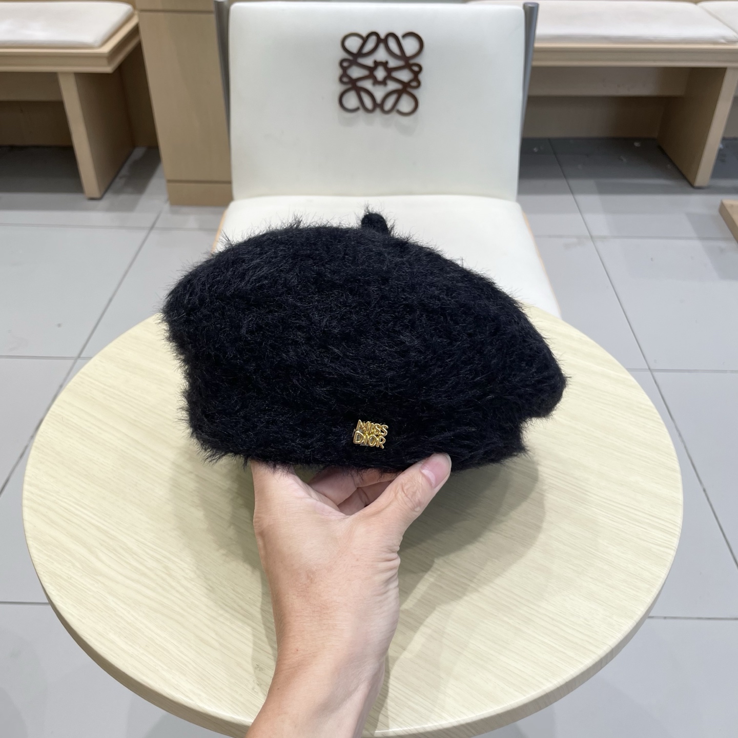 。Dior迪奥贝雷帽女2025新款秋冬大头围画家帽显脸小保暖毛绒蓓蕾帽子