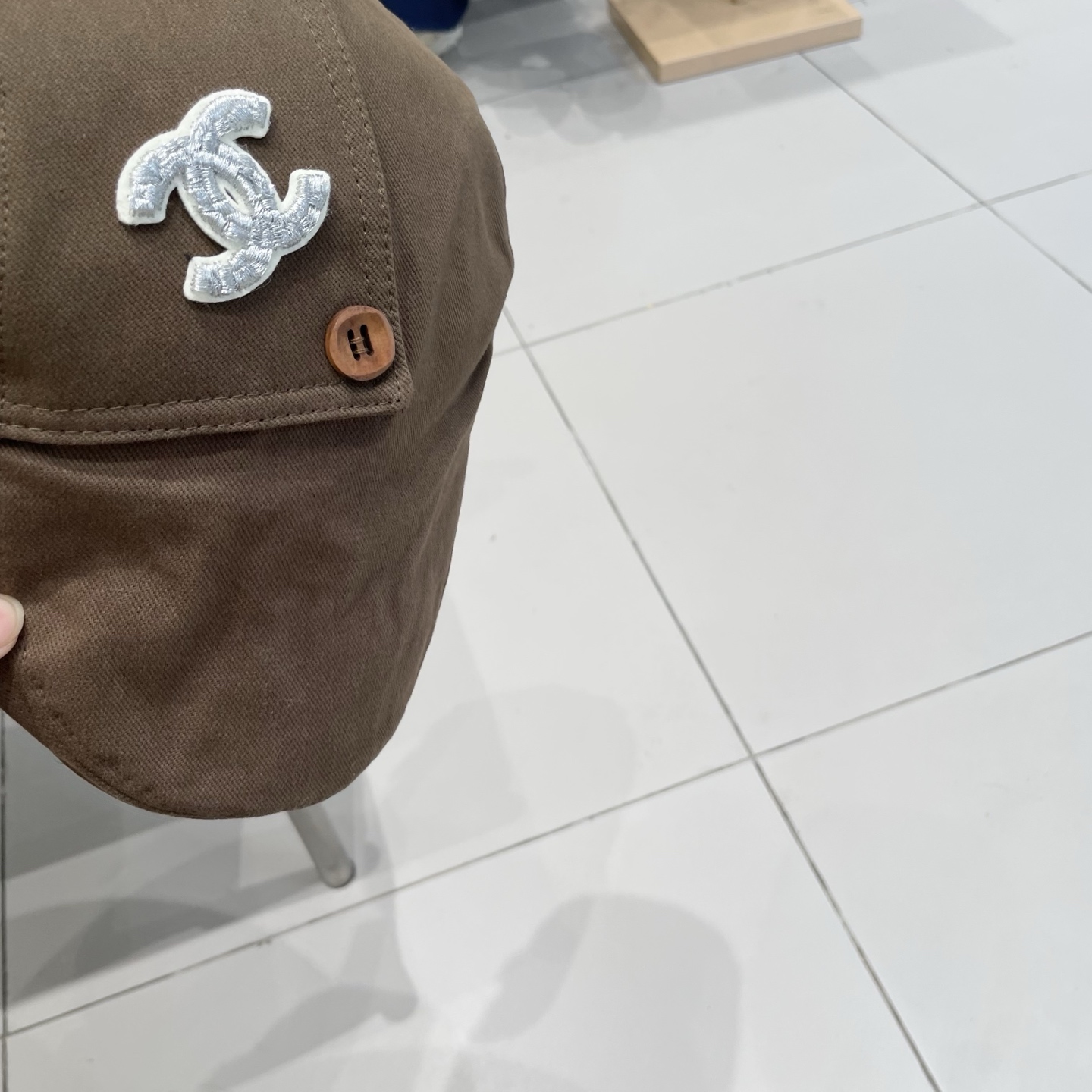    Chanel日系复古纽扣黑色前进帽女休闲百搭报童帽文艺显脸小反戴贝雷帽子