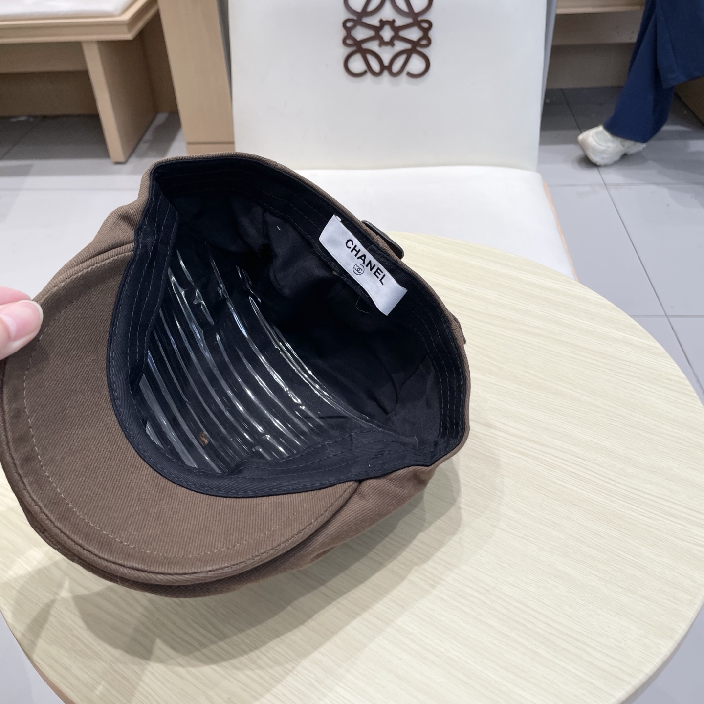    Chanel日系复古纽扣黑色前进帽女休闲百搭报童帽文艺显脸小反戴贝雷帽子