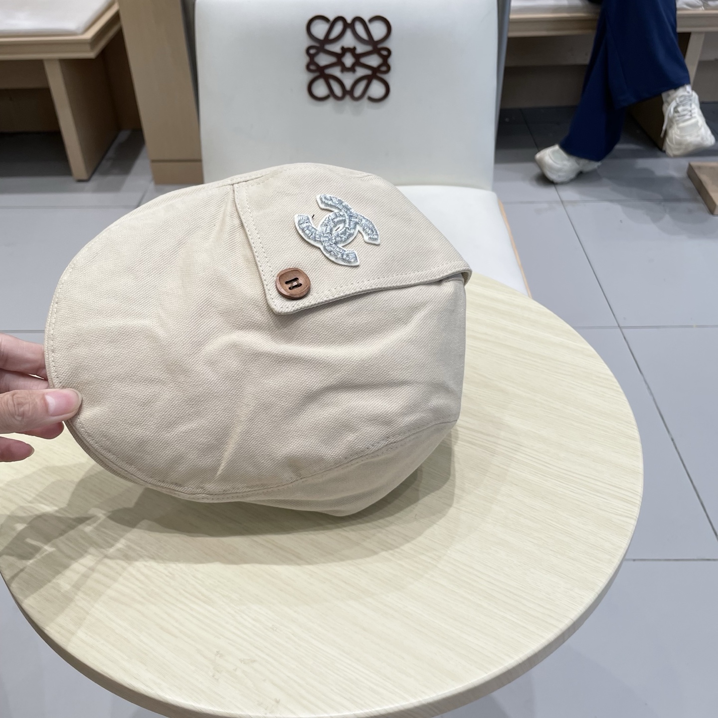    Chanel日系复古纽扣黑色前进帽女休闲百搭报童帽文艺显脸小反戴贝雷帽子