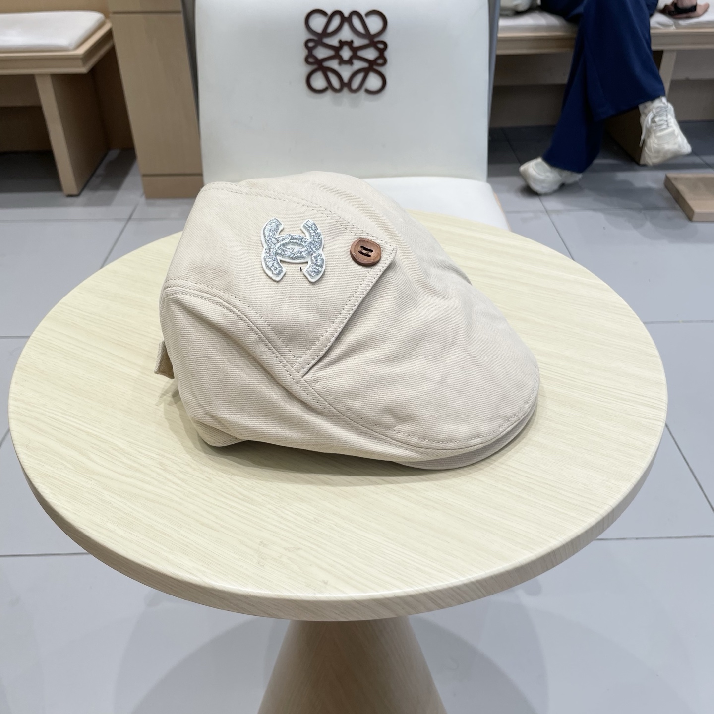    Chanel日系复古纽扣黑色前进帽女休闲百搭报童帽文艺显脸小反戴贝雷帽子