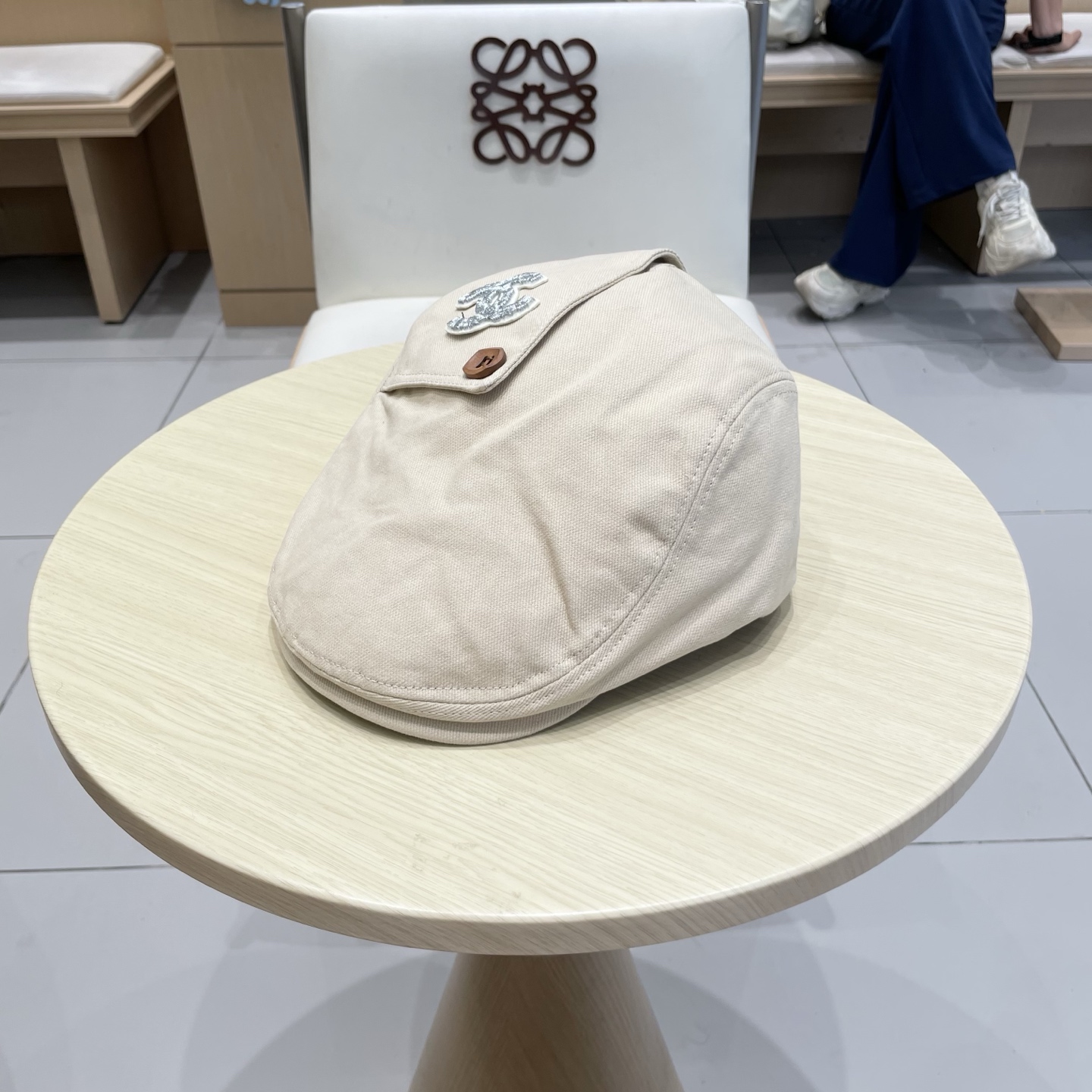    Chanel日系复古纽扣黑色前进帽女休闲百搭报童帽文艺显脸小反戴贝雷帽子