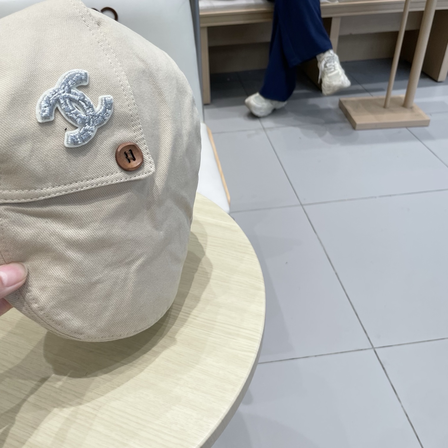    Chanel日系复古纽扣黑色前进帽女休闲百搭报童帽文艺显脸小反戴贝雷帽子