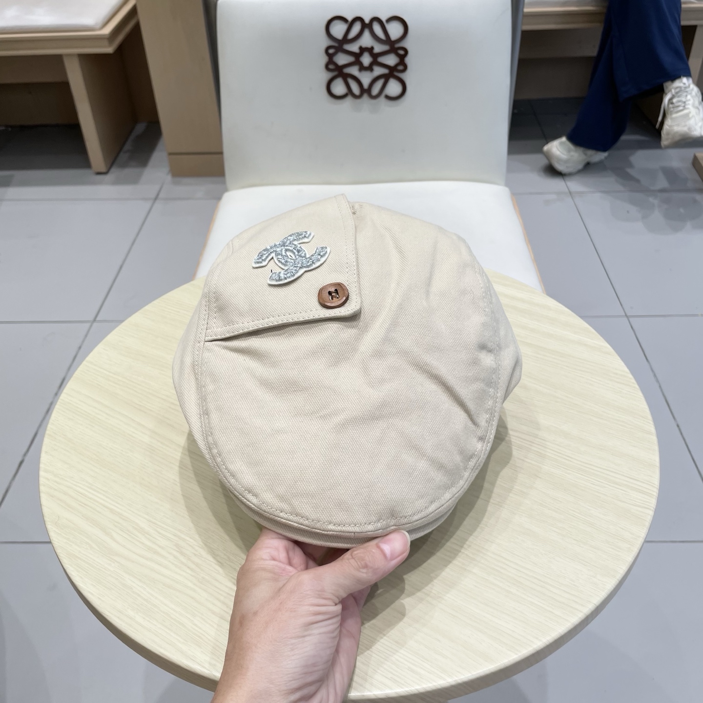    Chanel日系复古纽扣黑色前进帽女休闲百搭报童帽文艺显脸小反戴贝雷帽子