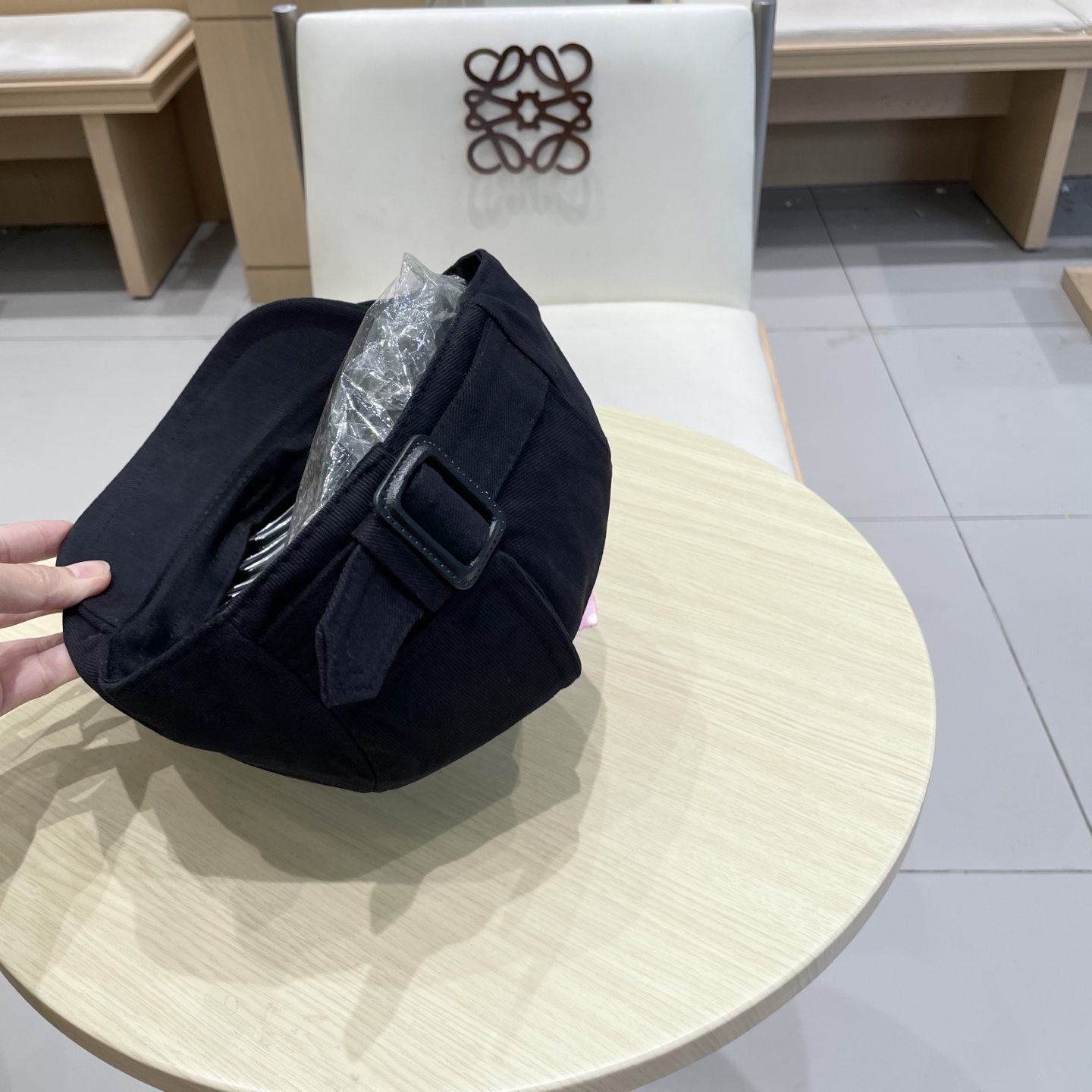    Chanel日系复古纽扣黑色前进帽女休闲百搭报童帽文艺显脸小反戴贝雷帽子