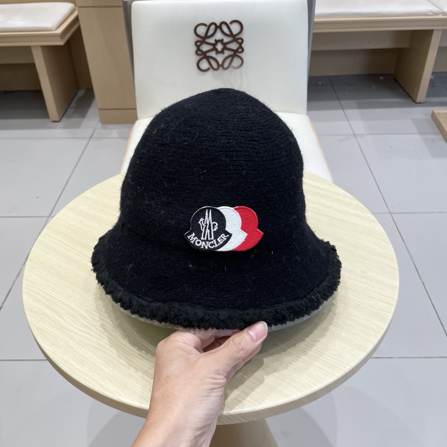    moncler新款网红渔夫帽子女秋冬季毛绒帽子可爱冬天日系护耳针织素颜保暖