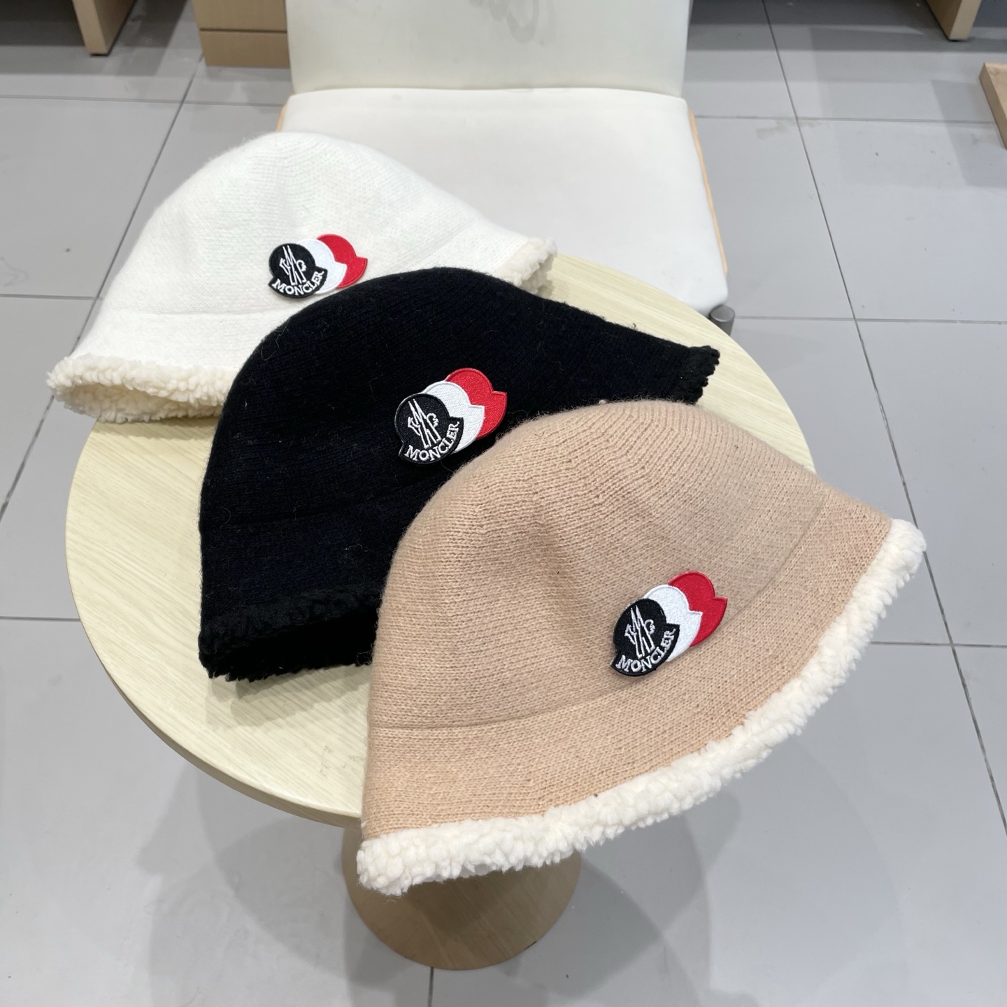    moncler新款网红渔夫帽子女秋冬季毛绒帽子可爱冬天日系护耳针织素颜保暖