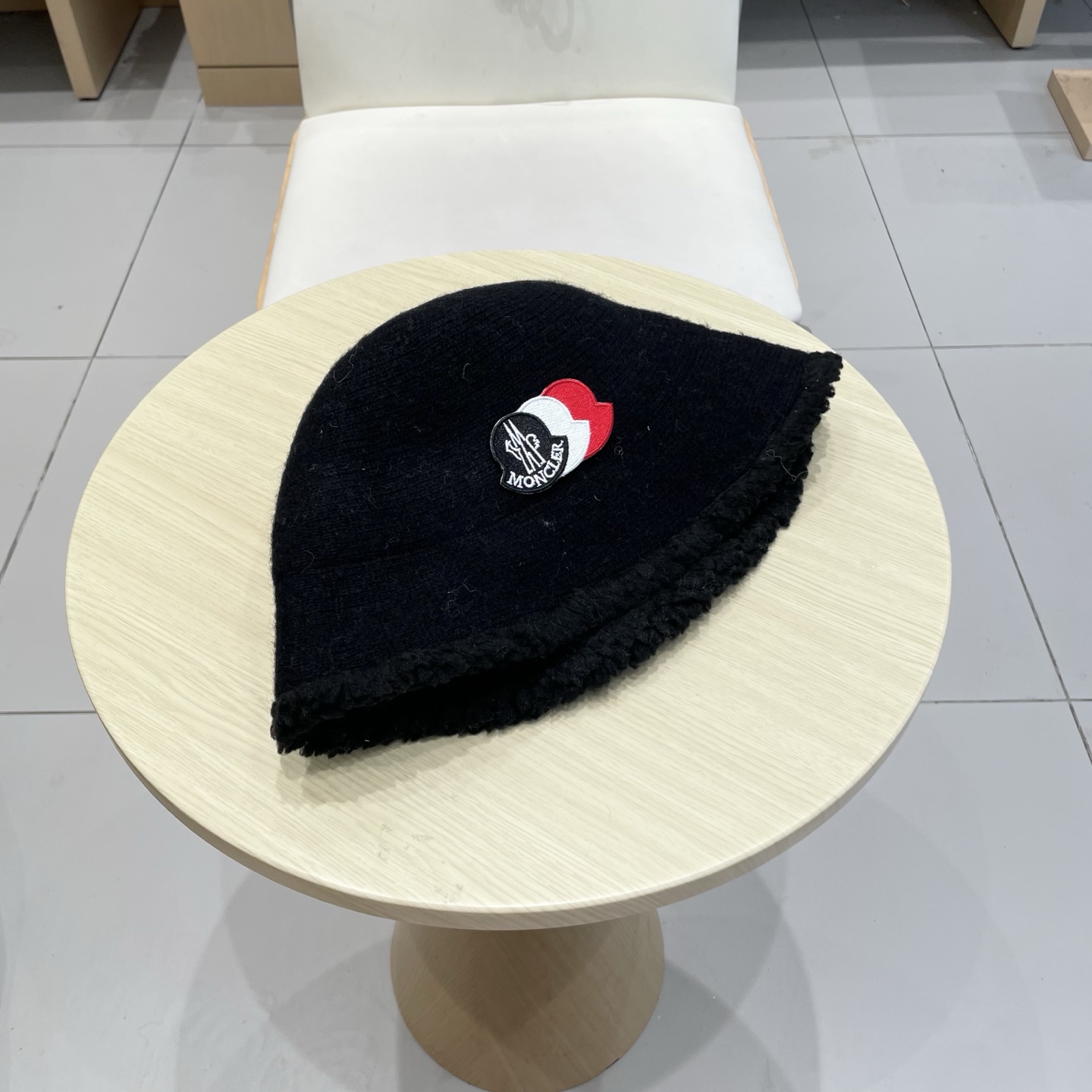    moncler新款网红渔夫帽子女秋冬季毛绒帽子可爱冬天日系护耳针织素颜保暖