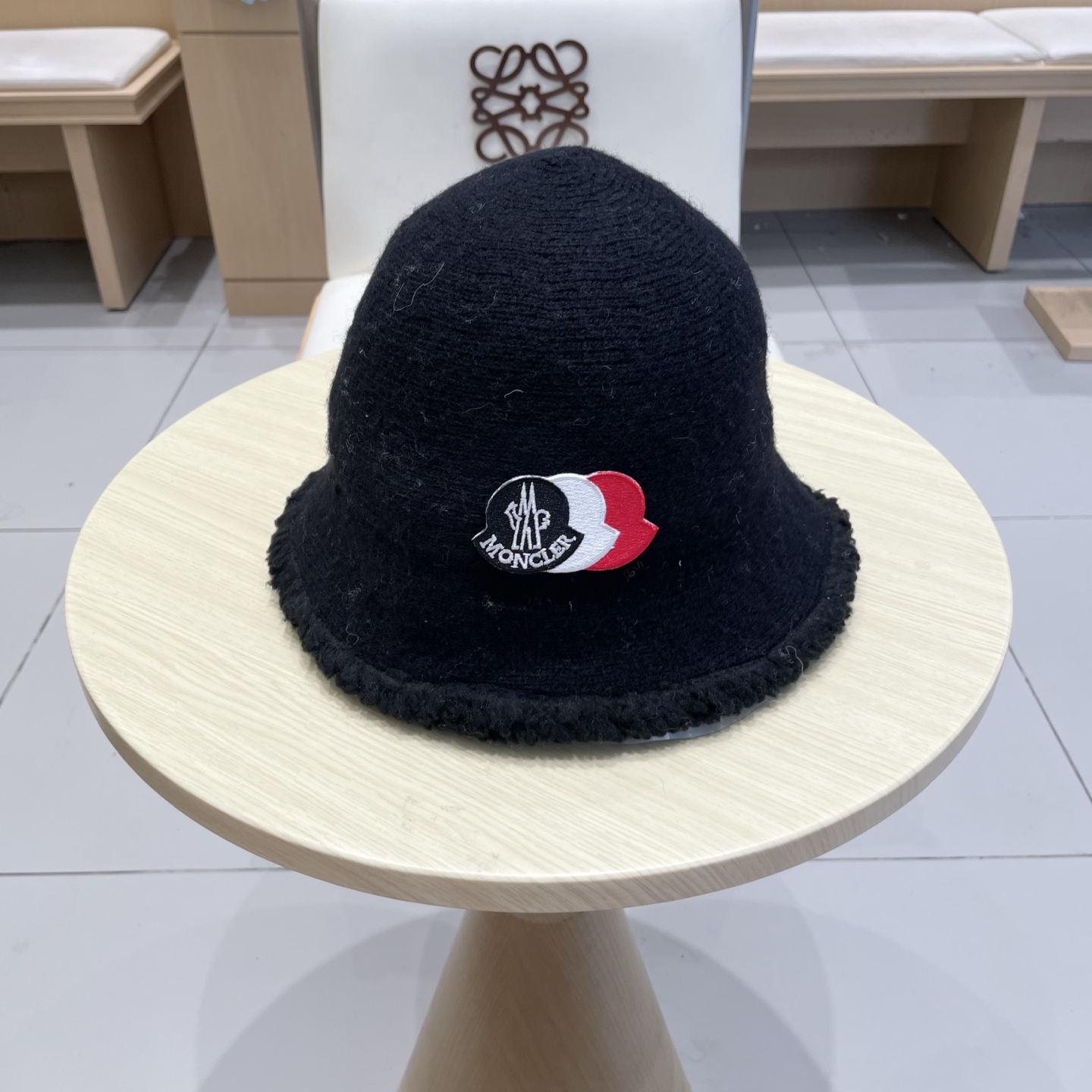    moncler新款网红渔夫帽子女秋冬季毛绒帽子可爱冬天日系护耳针织素颜保暖