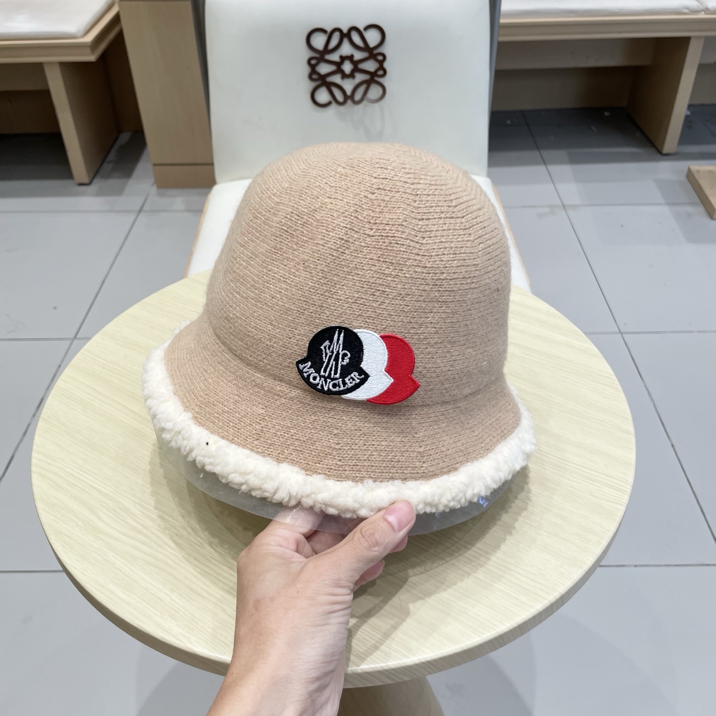    moncler新款网红渔夫帽子女秋冬季毛绒帽子可爱冬天日系护耳针织素颜保暖