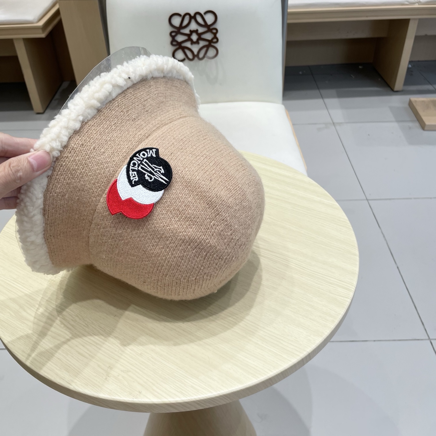    moncler新款网红渔夫帽子女秋冬季毛绒帽子可爱冬天日系护耳针织素颜保暖