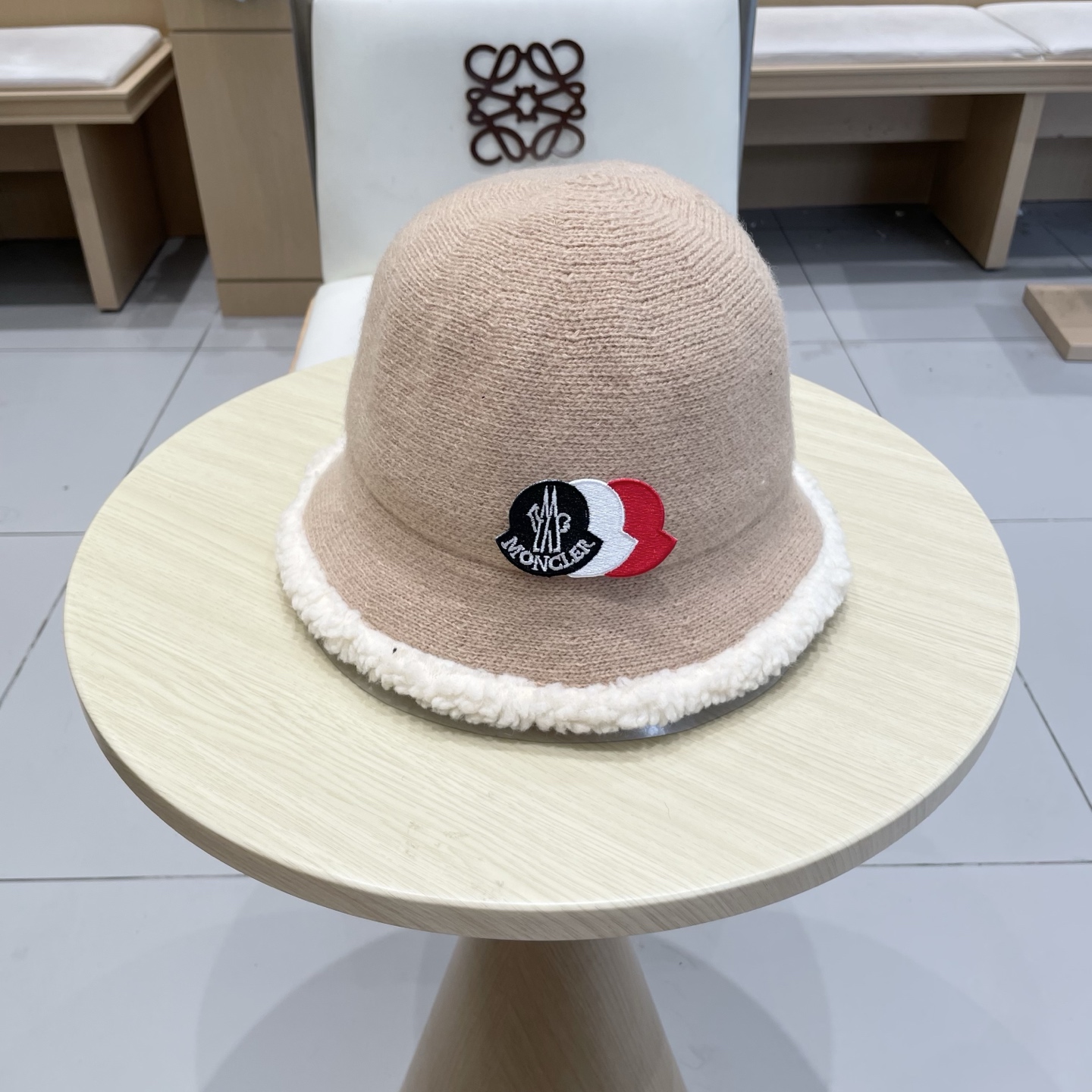    moncler新款网红渔夫帽子女秋冬季毛绒帽子可爱冬天日系护耳针织素颜保暖