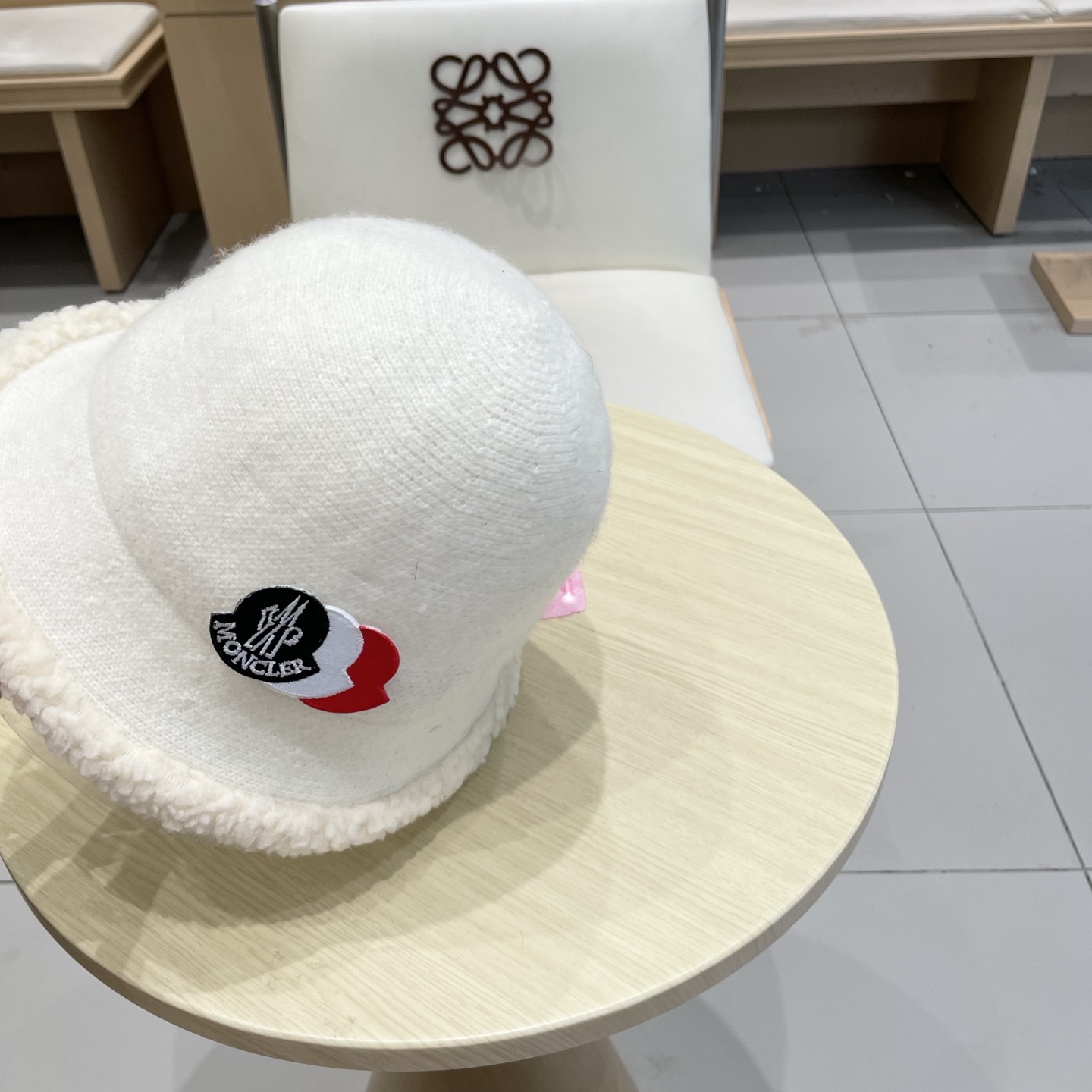    moncler新款网红渔夫帽子女秋冬季毛绒帽子可爱冬天日系护耳针织素颜保暖