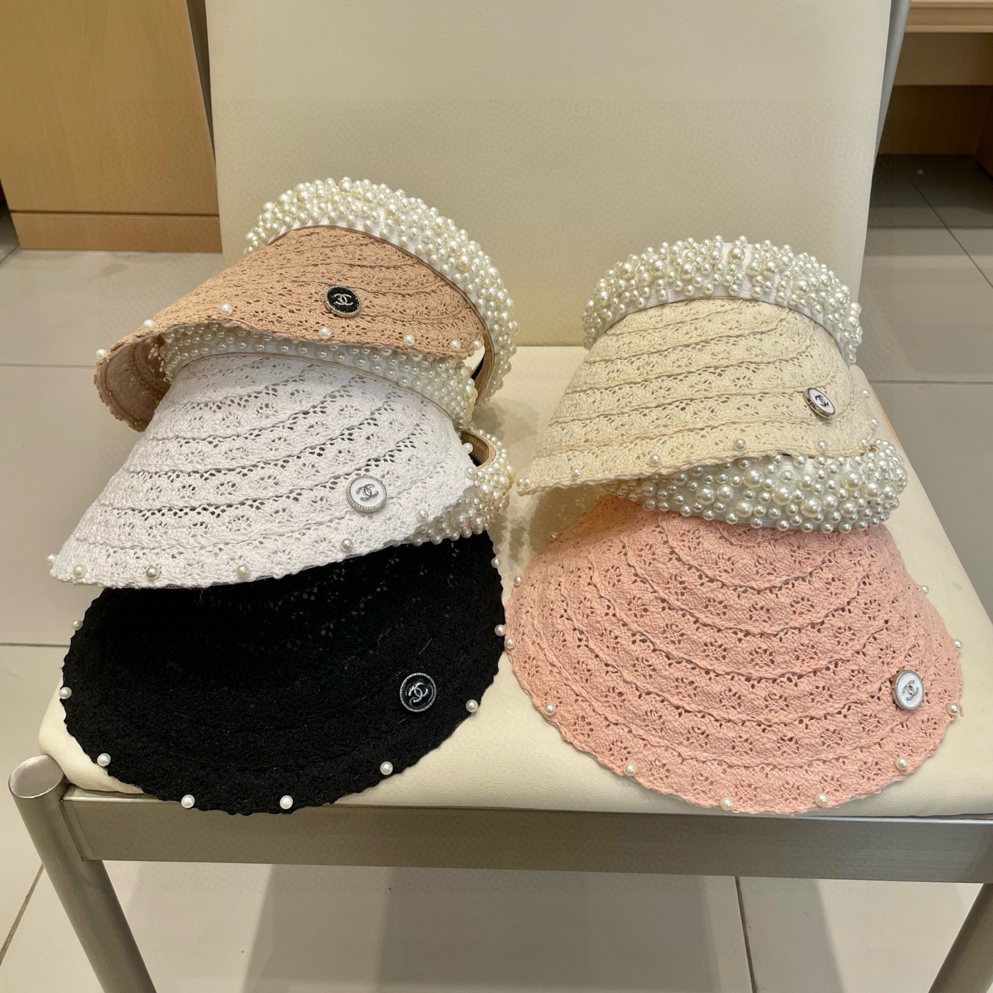  Chanel 网红ins手工珍珠遮阳草帽子夏天防晒遮阳空顶帽海边度假发夹帽潮