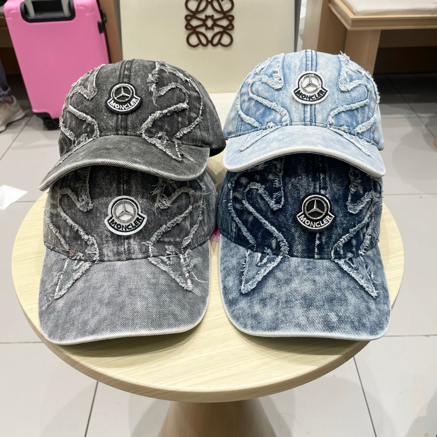  蒙口MONCLER新款棒球帽，时尚炸街单品，风格很OK，网红.时尚博主的最爱！高品质舒适透气，凹造型很