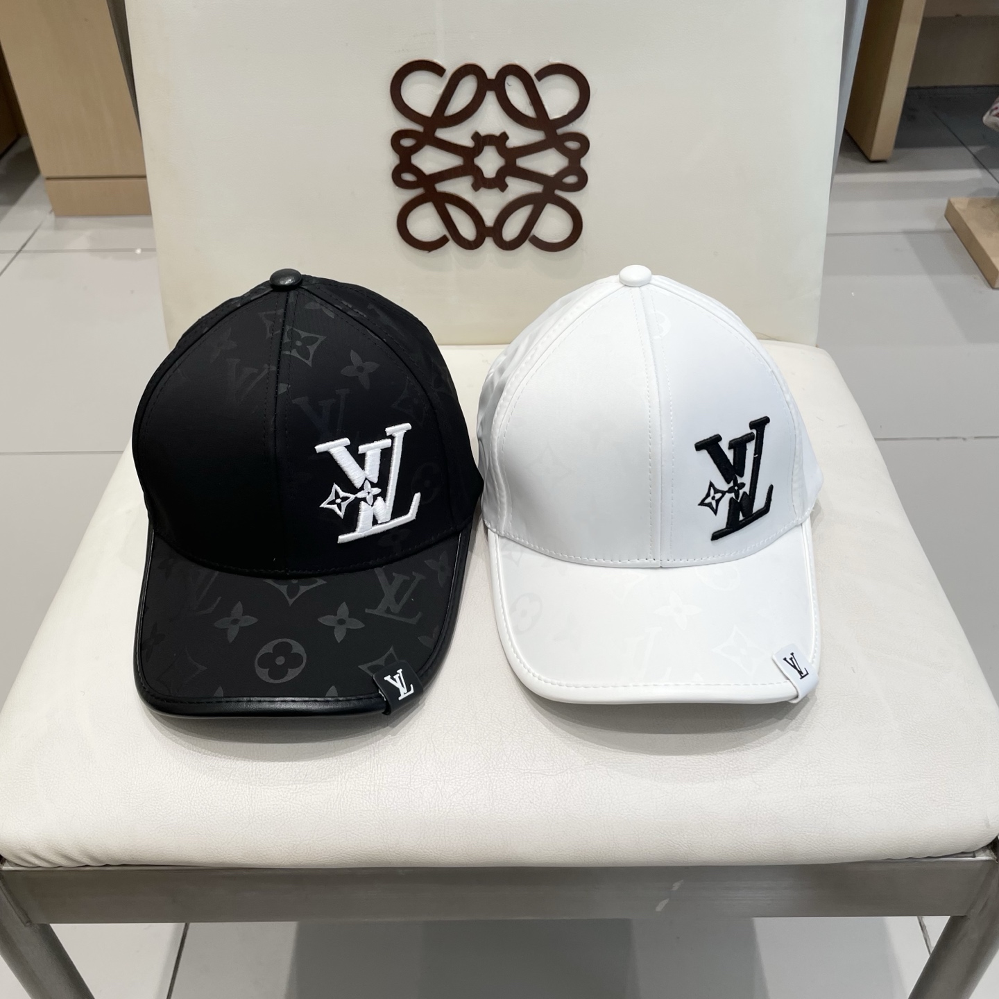 🧢路易威登棒球帽 LouisVuitton😍新款LV棒球帽，重工打造♥️高端大气，百搭款🤗男女通用！