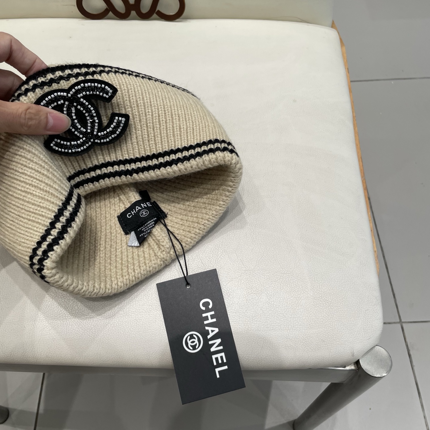  Chanel官网品质香奈儿秋冬网红时尚博主推荐款毛线帽，小红书爆款，手感超柔软舒适的针织线帽，弹性极佳