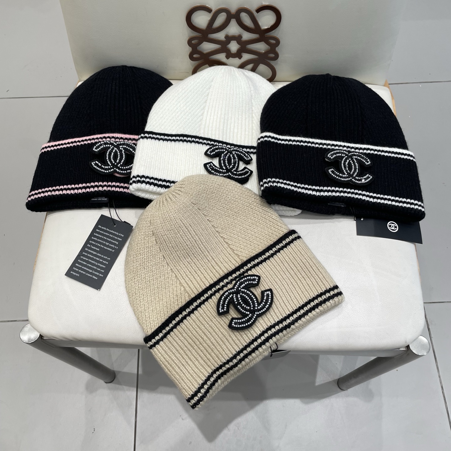  Chanel官网品质香奈儿秋冬网红时尚博主推荐款毛线帽，小红书爆款，手感超柔软舒适的针织线帽，弹性极佳