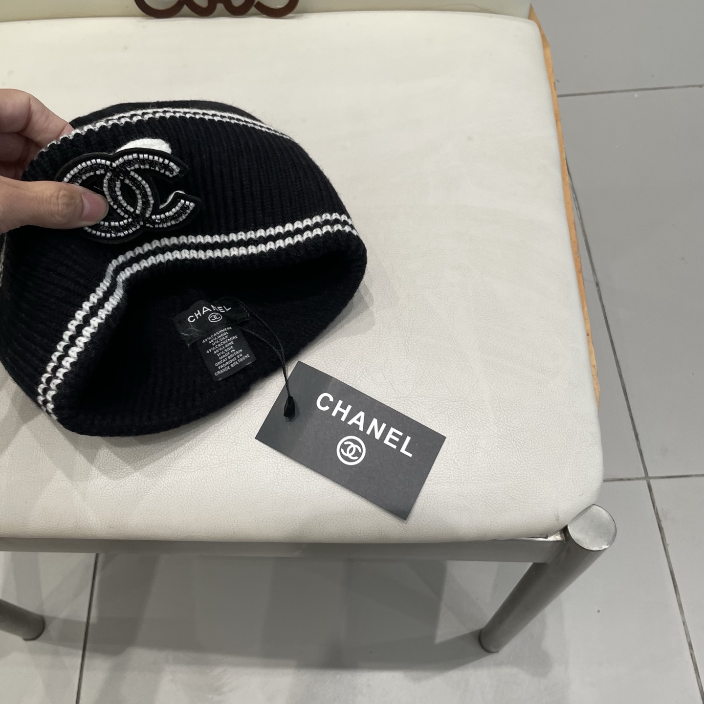  Chanel官网品质香奈儿秋冬网红时尚博主推荐款毛线帽，小红书爆款，手感超柔软舒适的针织线帽，弹性极佳