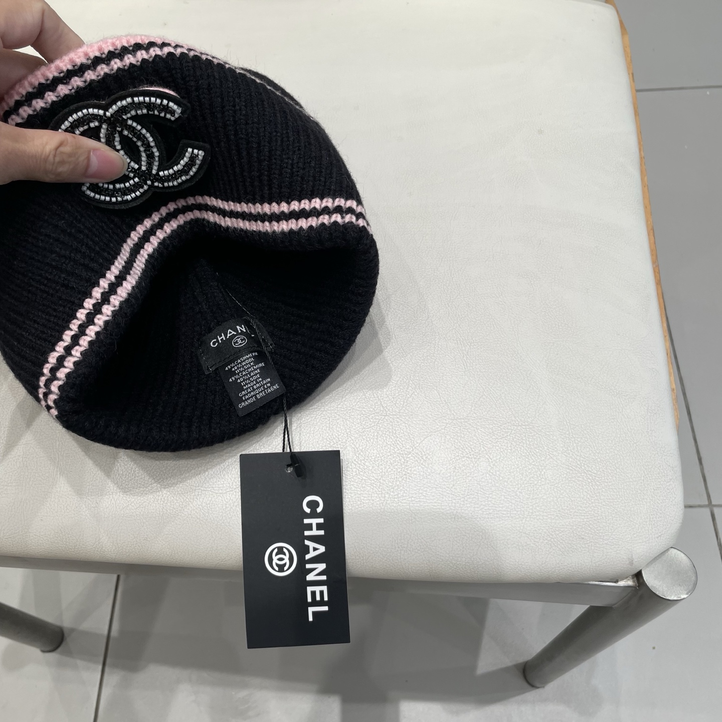  Chanel官网品质香奈儿秋冬网红时尚博主推荐款毛线帽，小红书爆款，手感超柔软舒适的针织线帽，弹性极佳