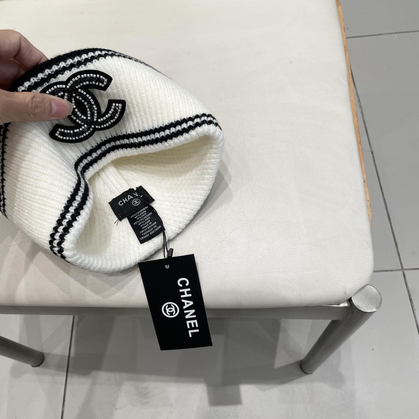  Chanel官网品质香奈儿秋冬网红时尚博主推荐款毛线帽，小红书爆款，手感超柔软舒适的针织线帽，弹性极佳