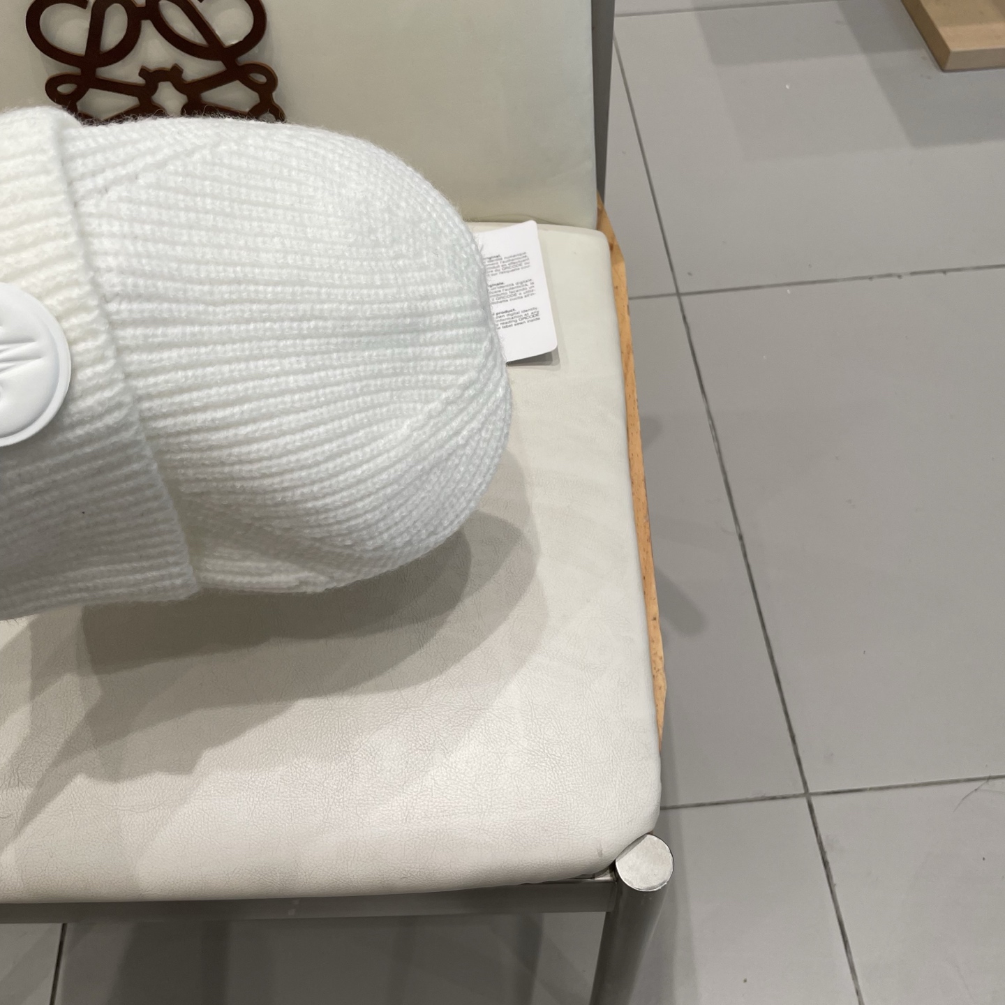  
蒙口Moncler盟可睐💥官网经典针织帽，原单复刻.非常柔软亲肤，弹性很好💓有质感又非常百搭的款式~