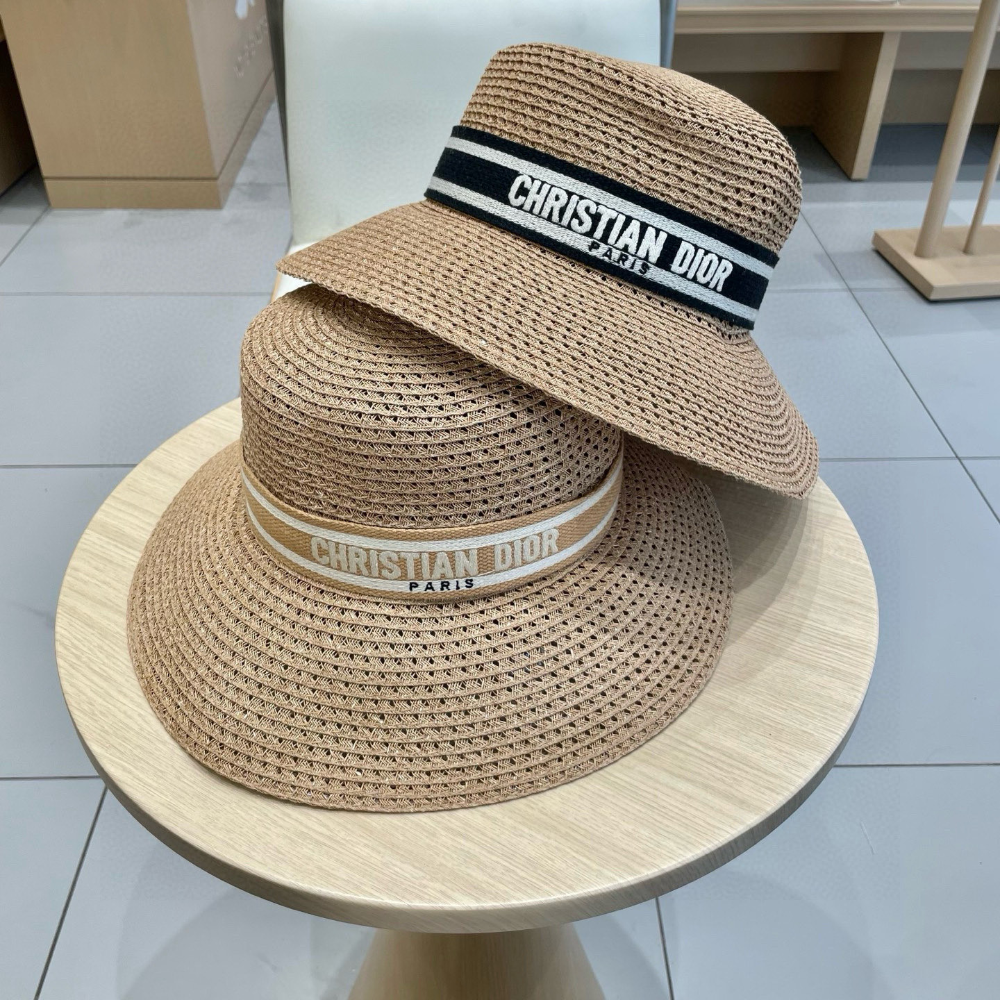  迪奥Dior D家字母草编遮阳帽大檐帽太阳帽防晒渔夫帽礼帽女士优雅时尚沙滩