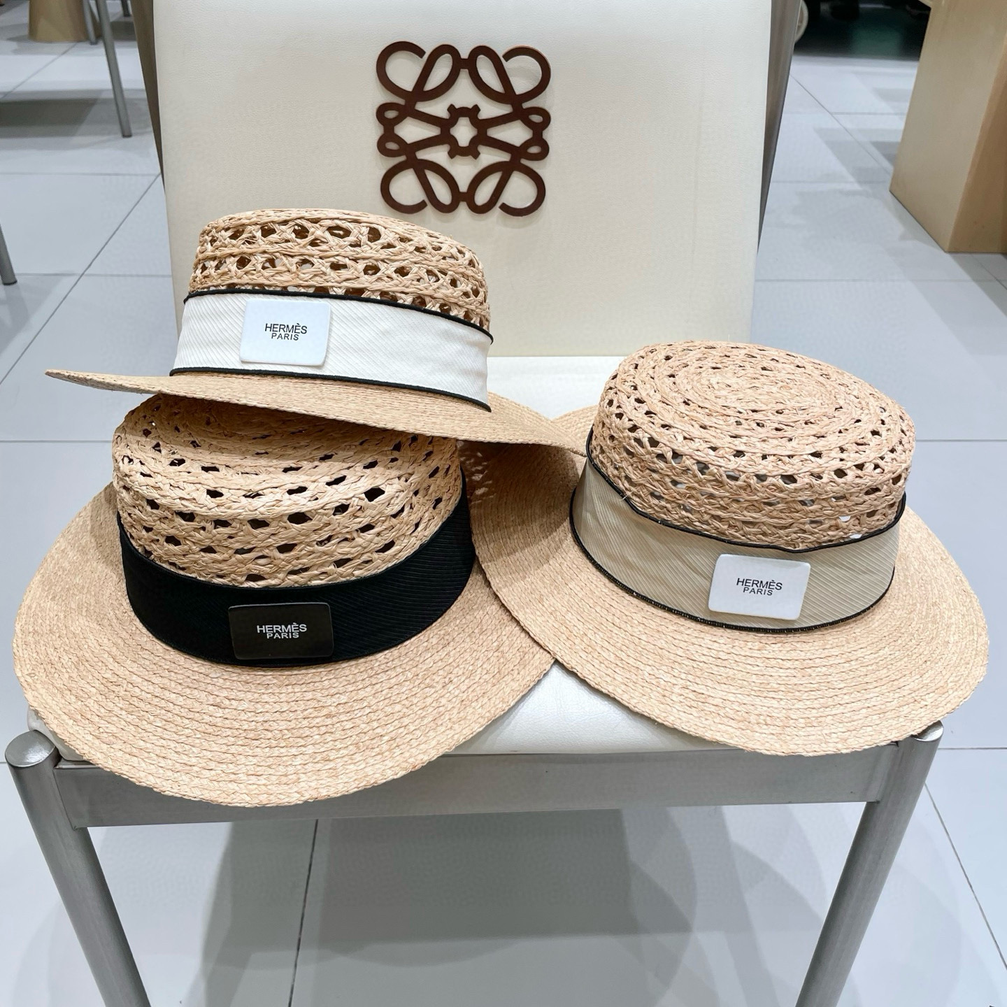  爱马仕 HERMES爱马仕新款拉菲草帽，走秀款、透气镂空设计，手工制做，头围57cm 沙滩必备！草本 