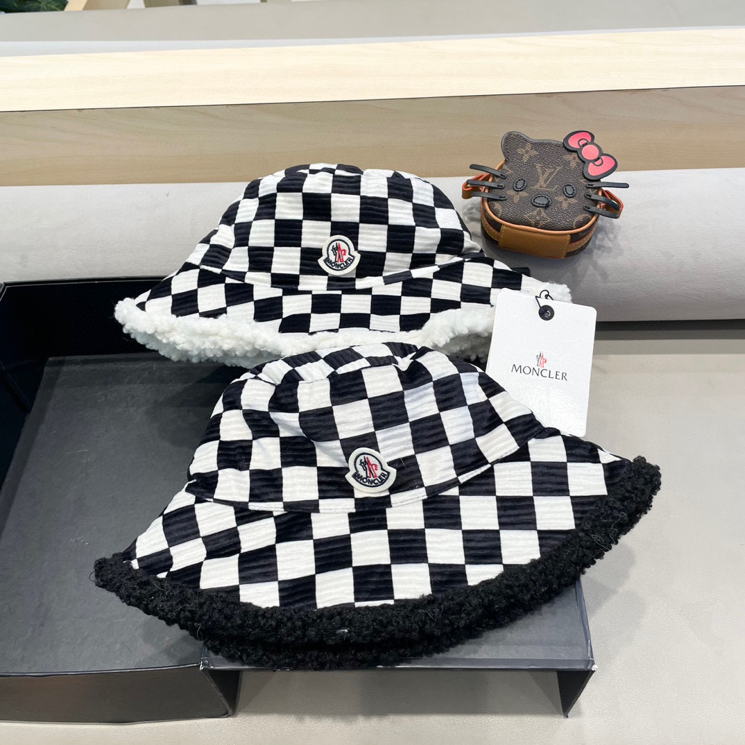  moncler棋盘格子双面渔夫帽女秋冬保暖显脸小百搭羊羔绒帽子韩版格纹盆帽