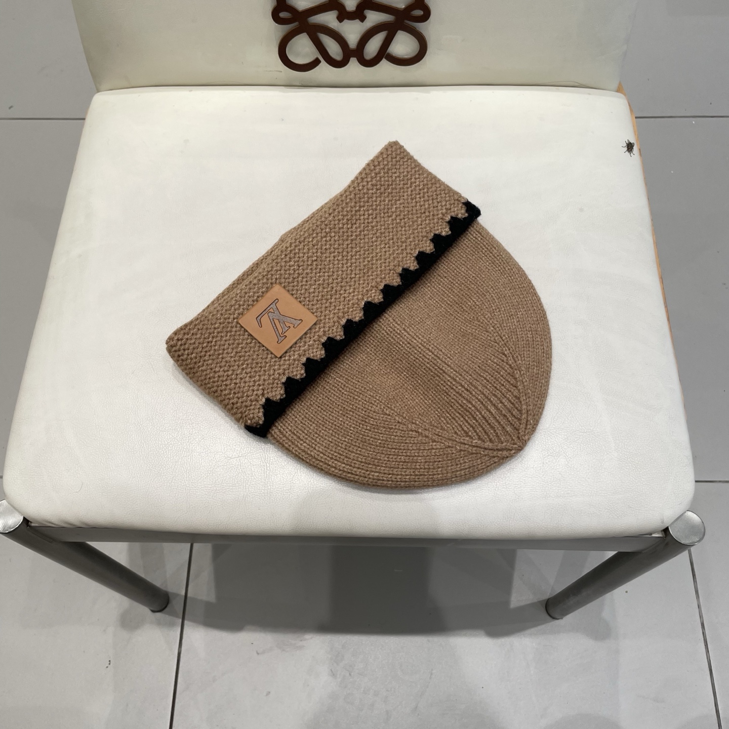 ⚫️Lv官网针织帽
非常百搭 男女通用 亲们可以看细节，车工整齐 透气舒适，采用进口毛线料！潮人必备！