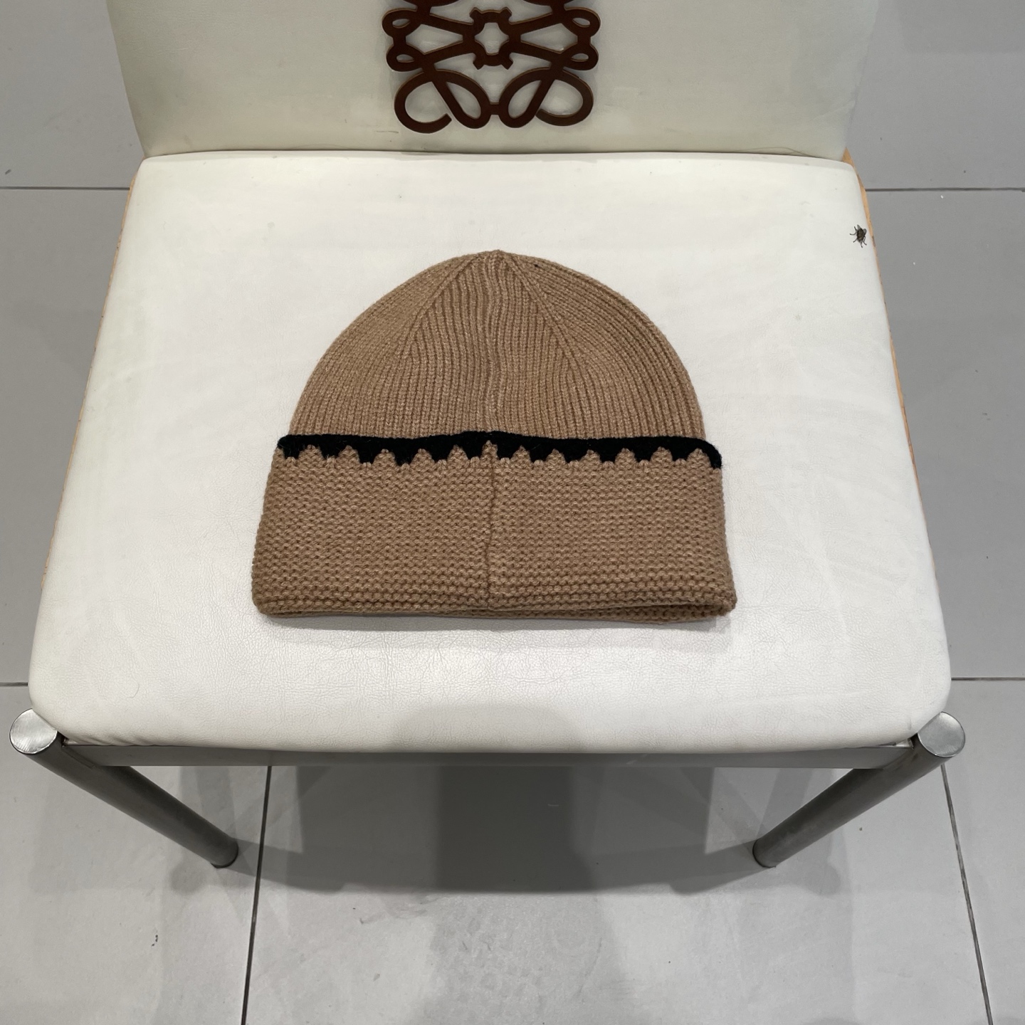 ⚫️Lv官网针织帽
非常百搭 男女通用 亲们可以看细节，车工整齐 透气舒适，采用进口毛线料！潮人必备！