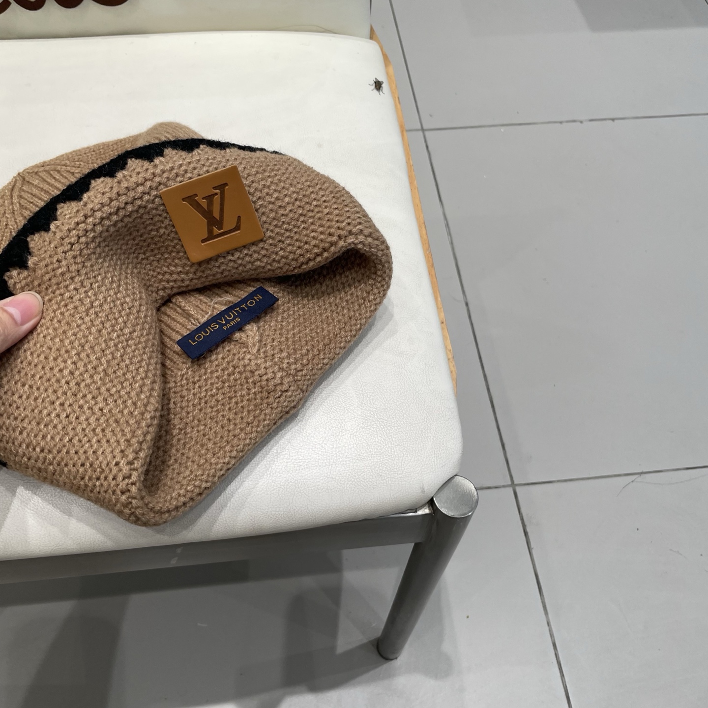 ⚫️Lv官网针织帽
非常百搭 男女通用 亲们可以看细节，车工整齐 透气舒适，采用进口毛线料！潮人必备！