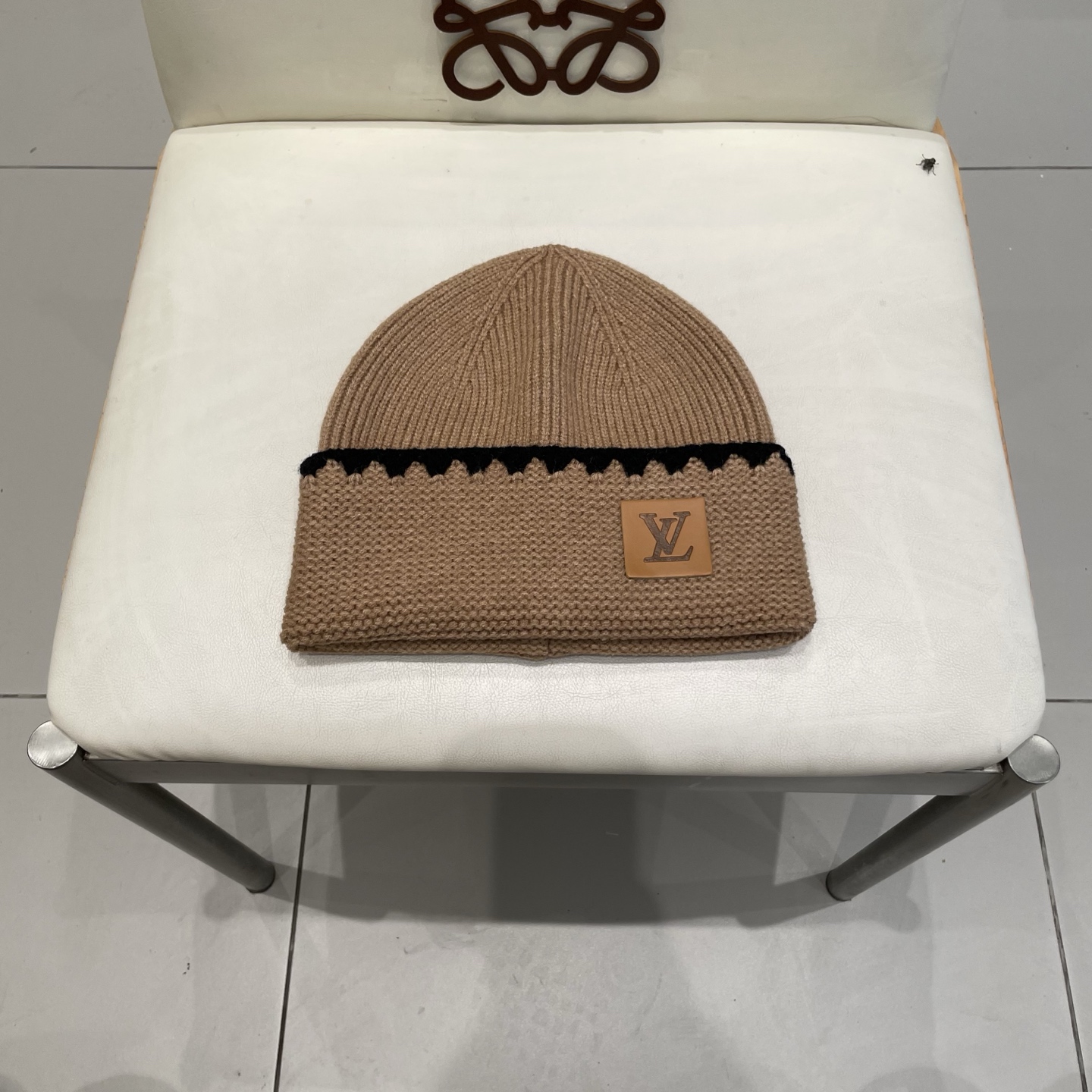 ⚫️Lv官网针织帽
非常百搭 男女通用 亲们可以看细节，车工整齐 透气舒适，采用进口毛线料！潮人必备！