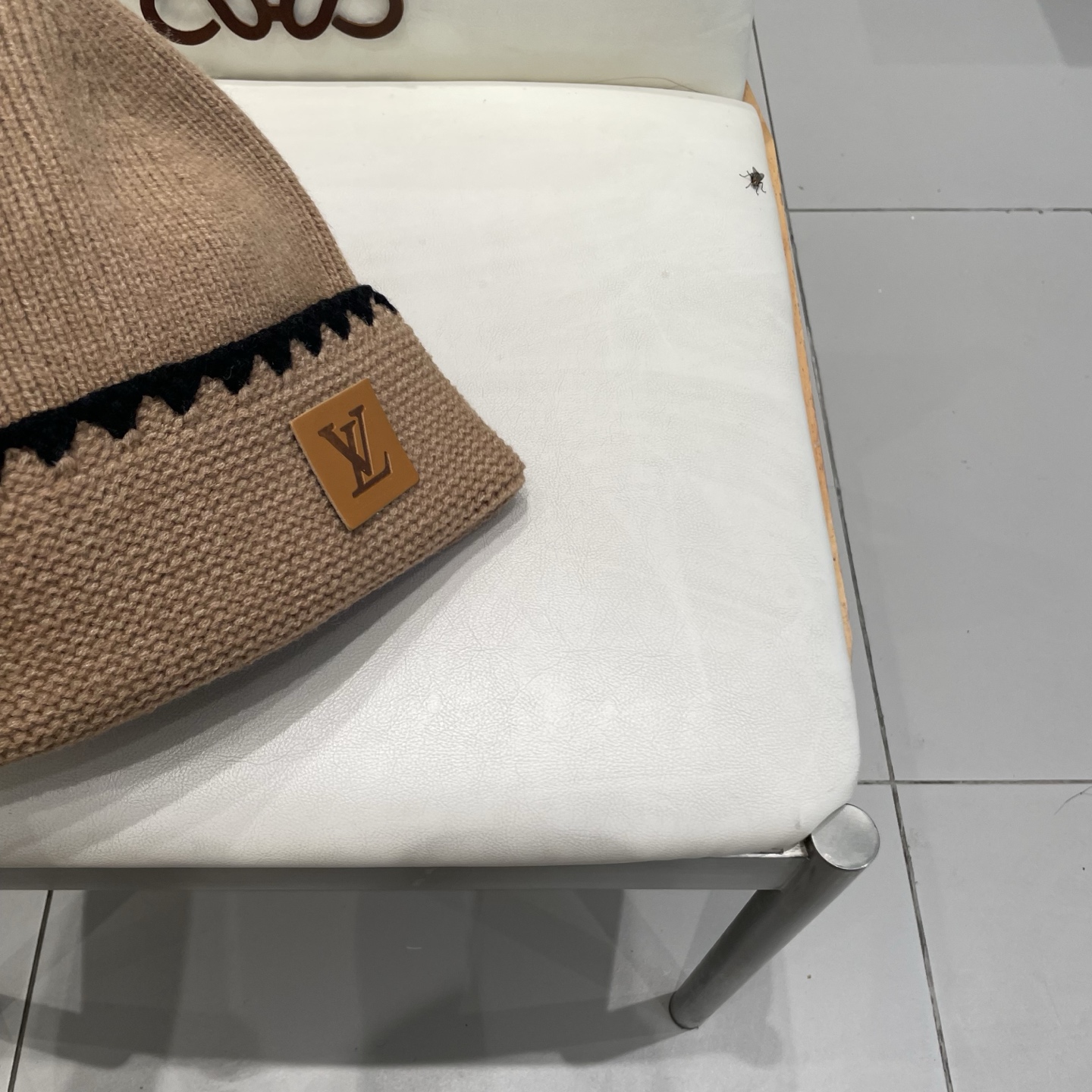 ⚫️Lv官网针织帽
非常百搭 男女通用 亲们可以看细节，车工整齐 透气舒适，采用进口毛线料！潮人必备！