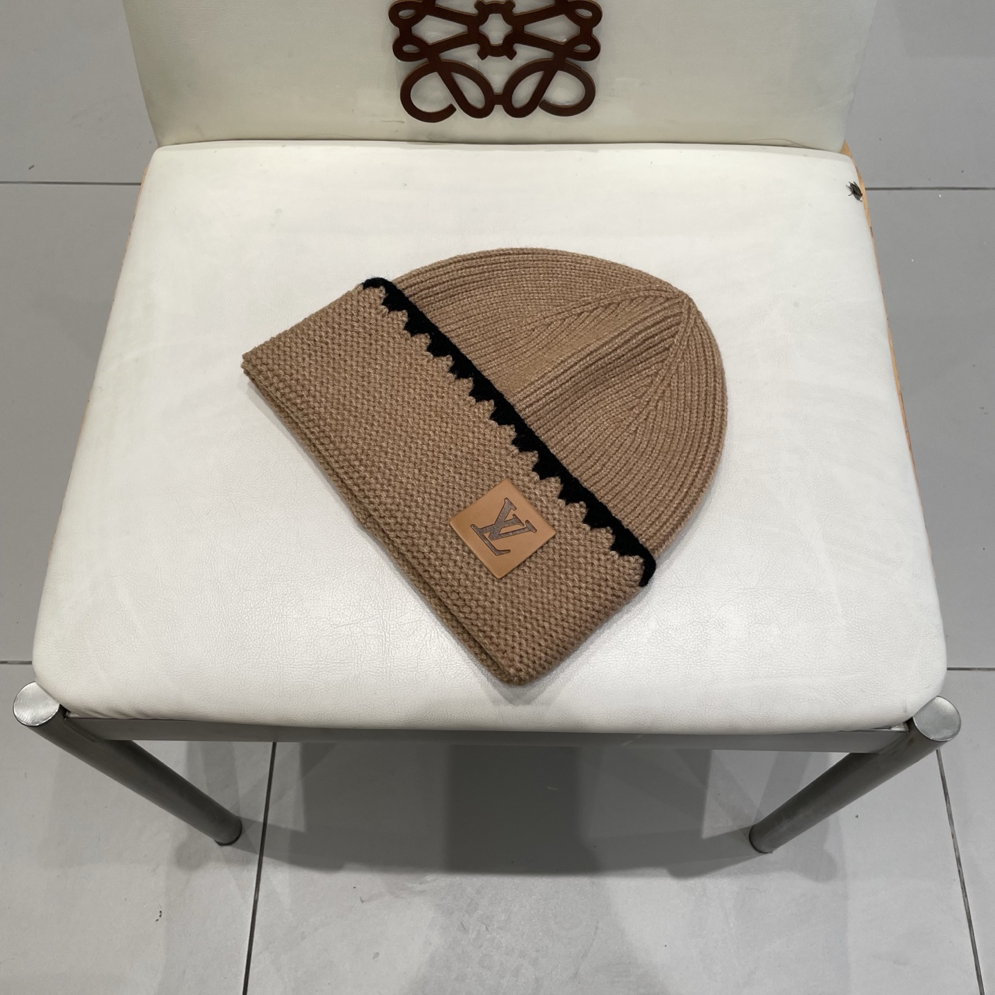 ⚫️Lv官网针织帽
非常百搭 男女通用 亲们可以看细节，车工整齐 透气舒适，采用进口毛线料！潮人必备！