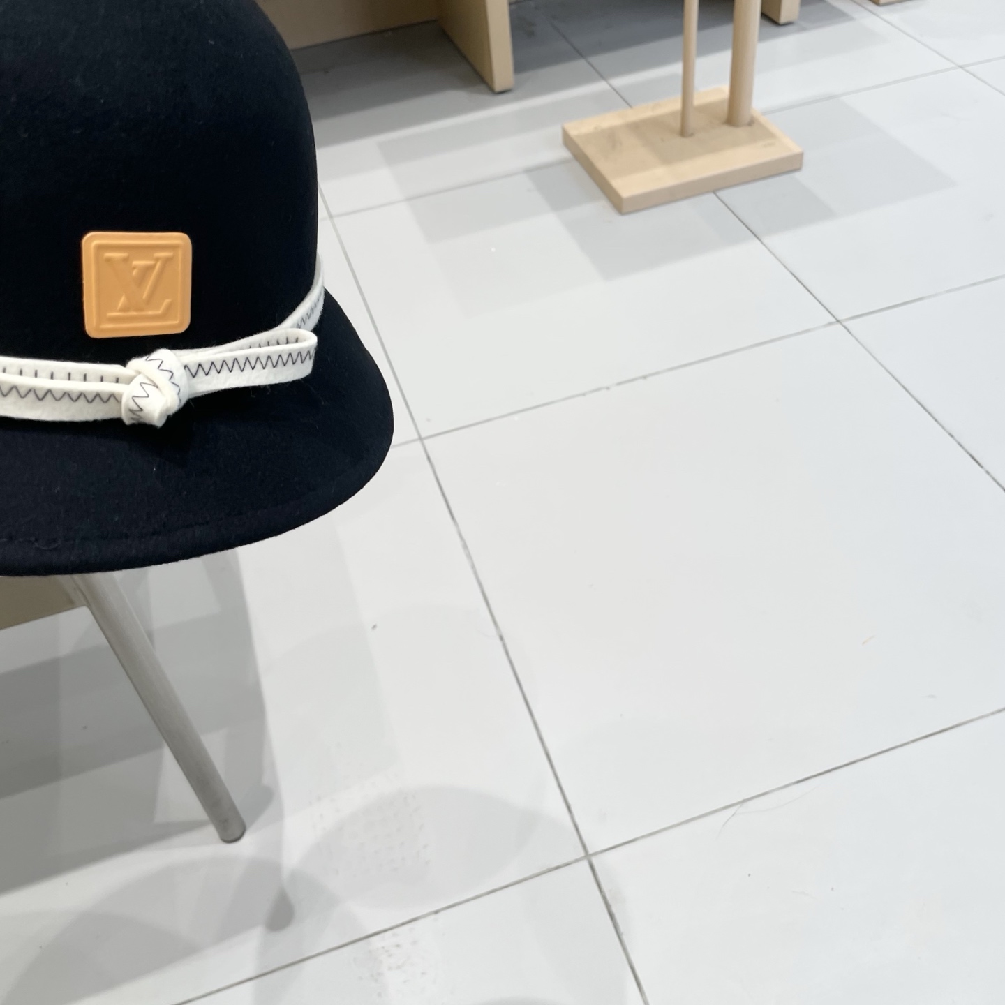 黑色 白色 Lv路易威登赫本风百分百羊毛材质羊毛渔夫帽女秋冬法式复古圆顶保暖盆帽优雅气质百搭礼帽