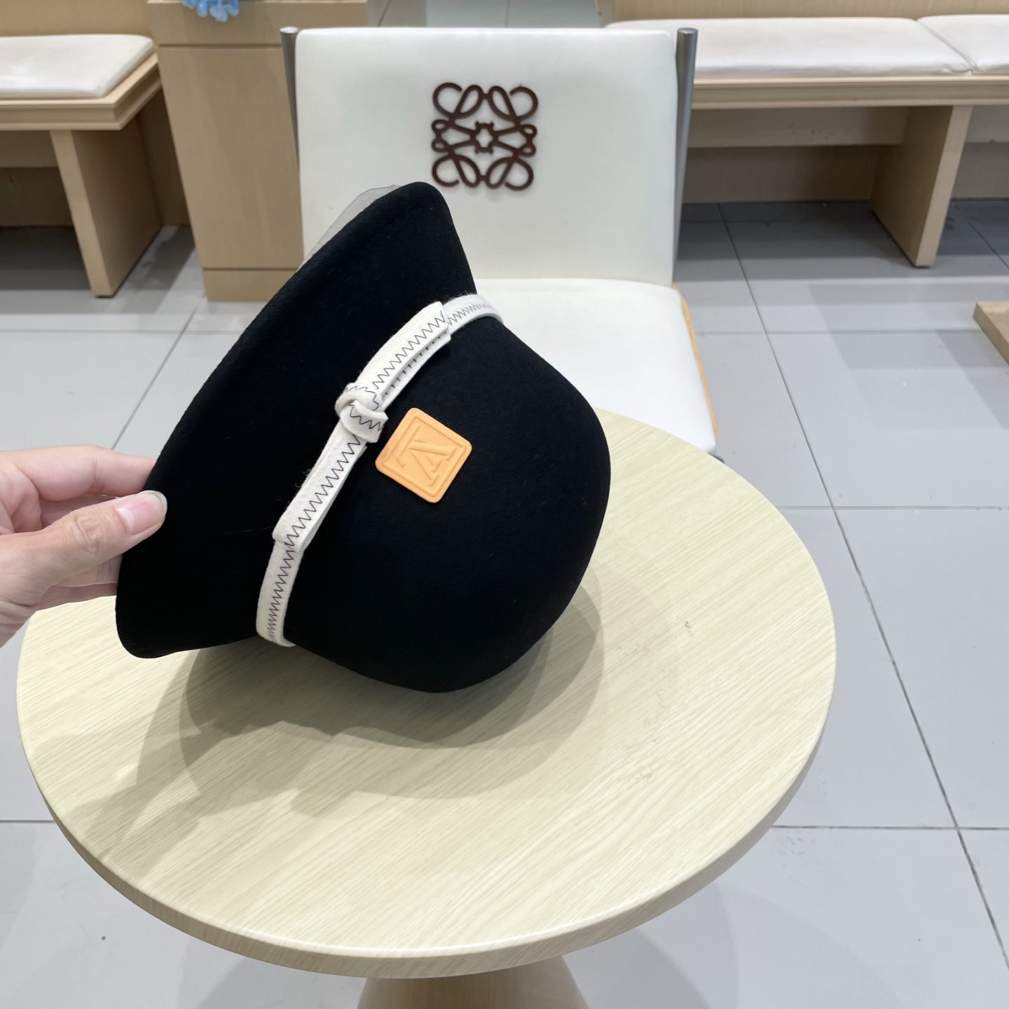 黑色 白色 Lv路易威登赫本风百分百羊毛材质羊毛渔夫帽女秋冬法式复古圆顶保暖盆帽优雅气质百搭礼帽